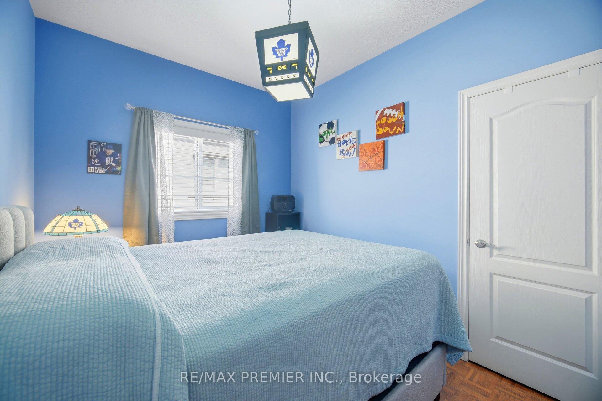 Photo 18 of 137 Blackthorn Drive, Vaughan, Maple — HOMEH