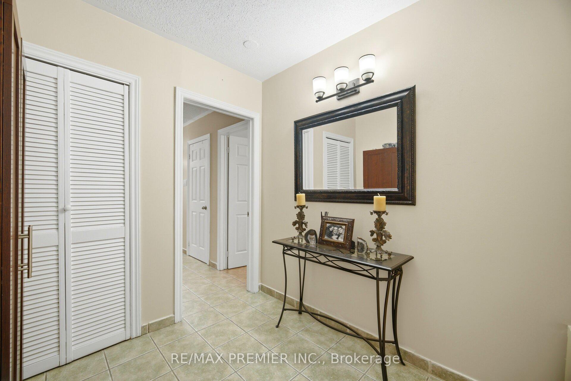 Photo 25 of 137 Blackthorn Drive, Vaughan, Maple — HOMEH