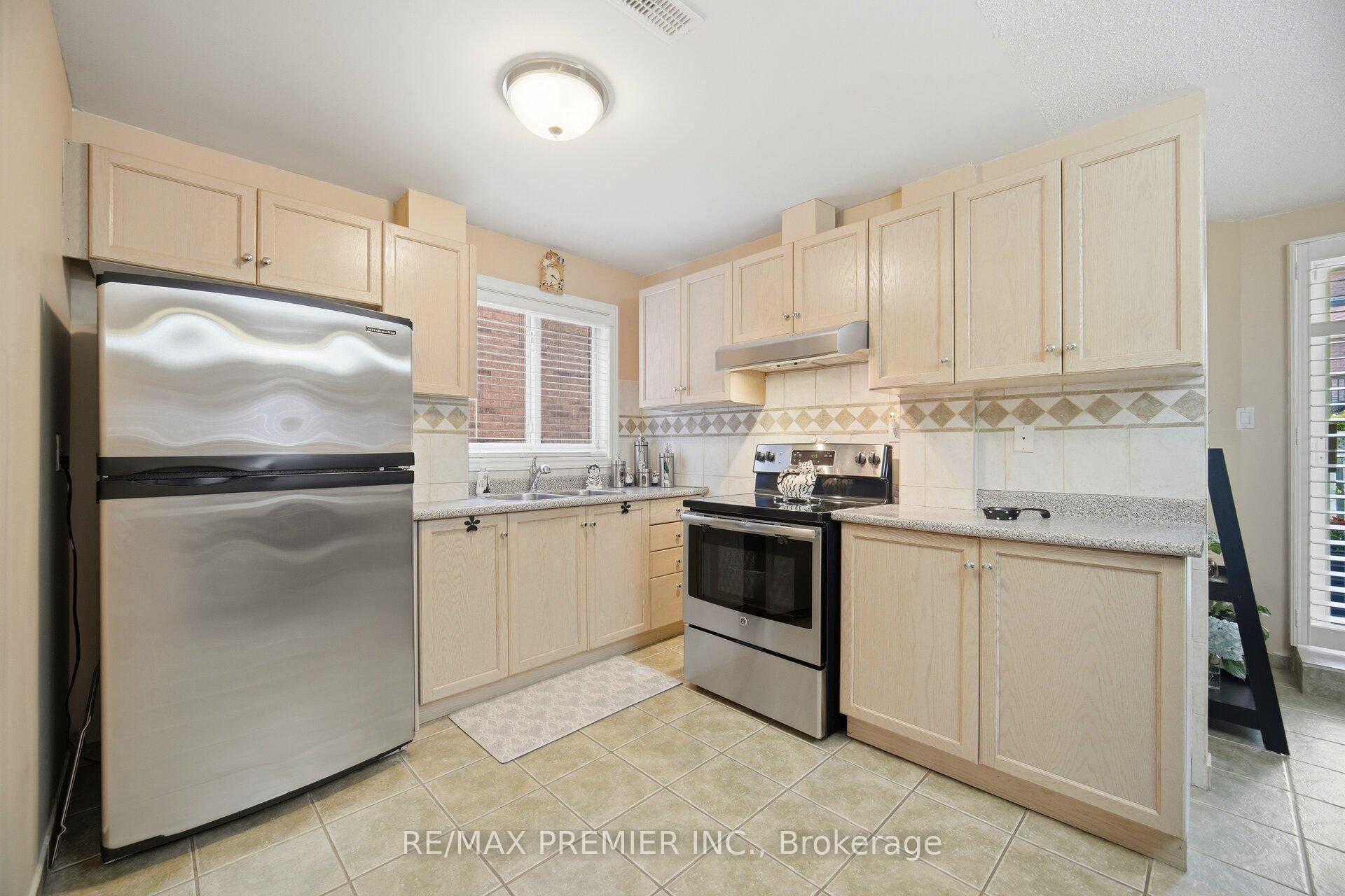Photo 27 of 137 Blackthorn Drive, Vaughan, Maple — HOMEH