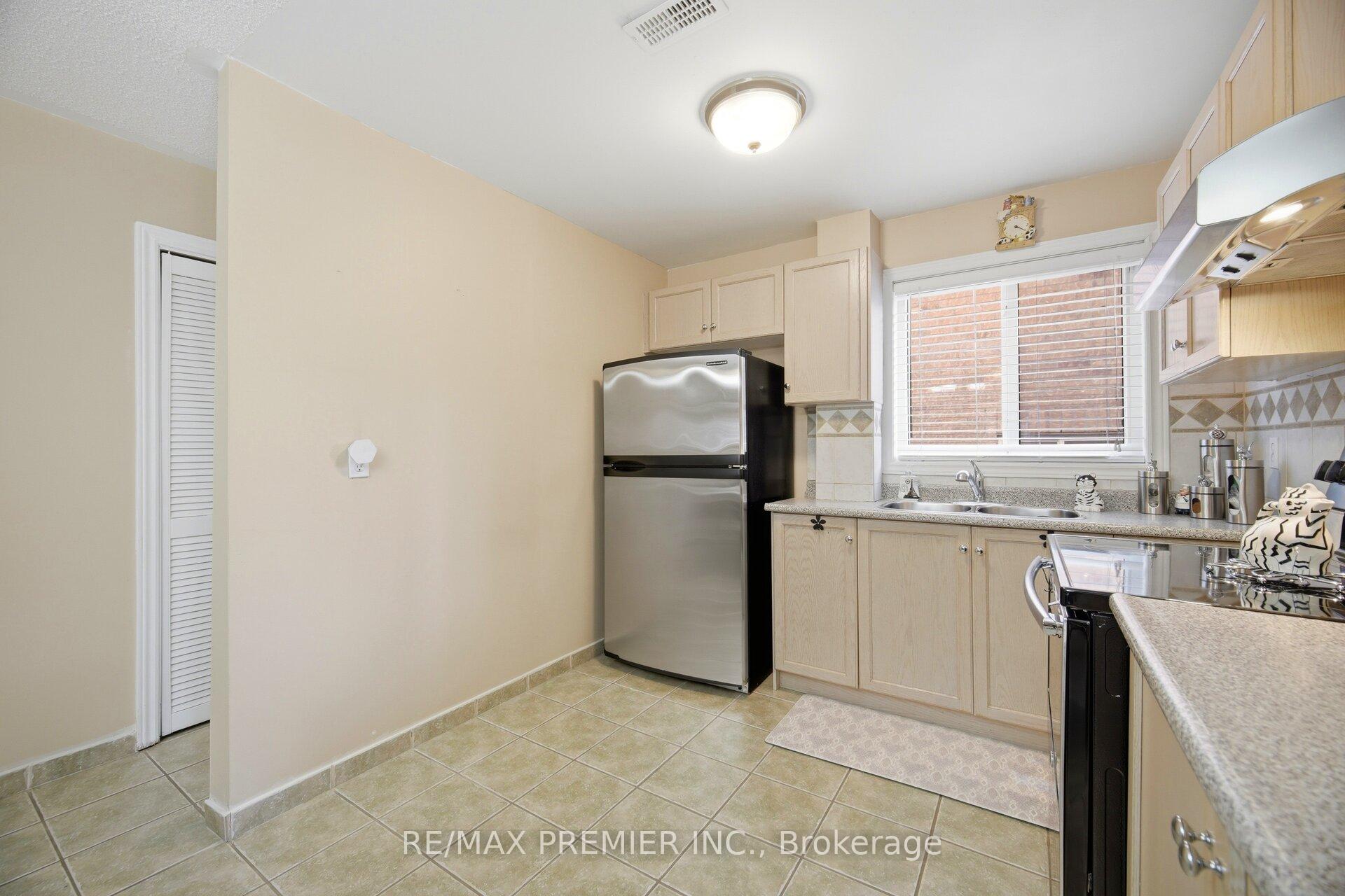 Photo 28 of 137 Blackthorn Drive, Vaughan, Maple — HOMEH