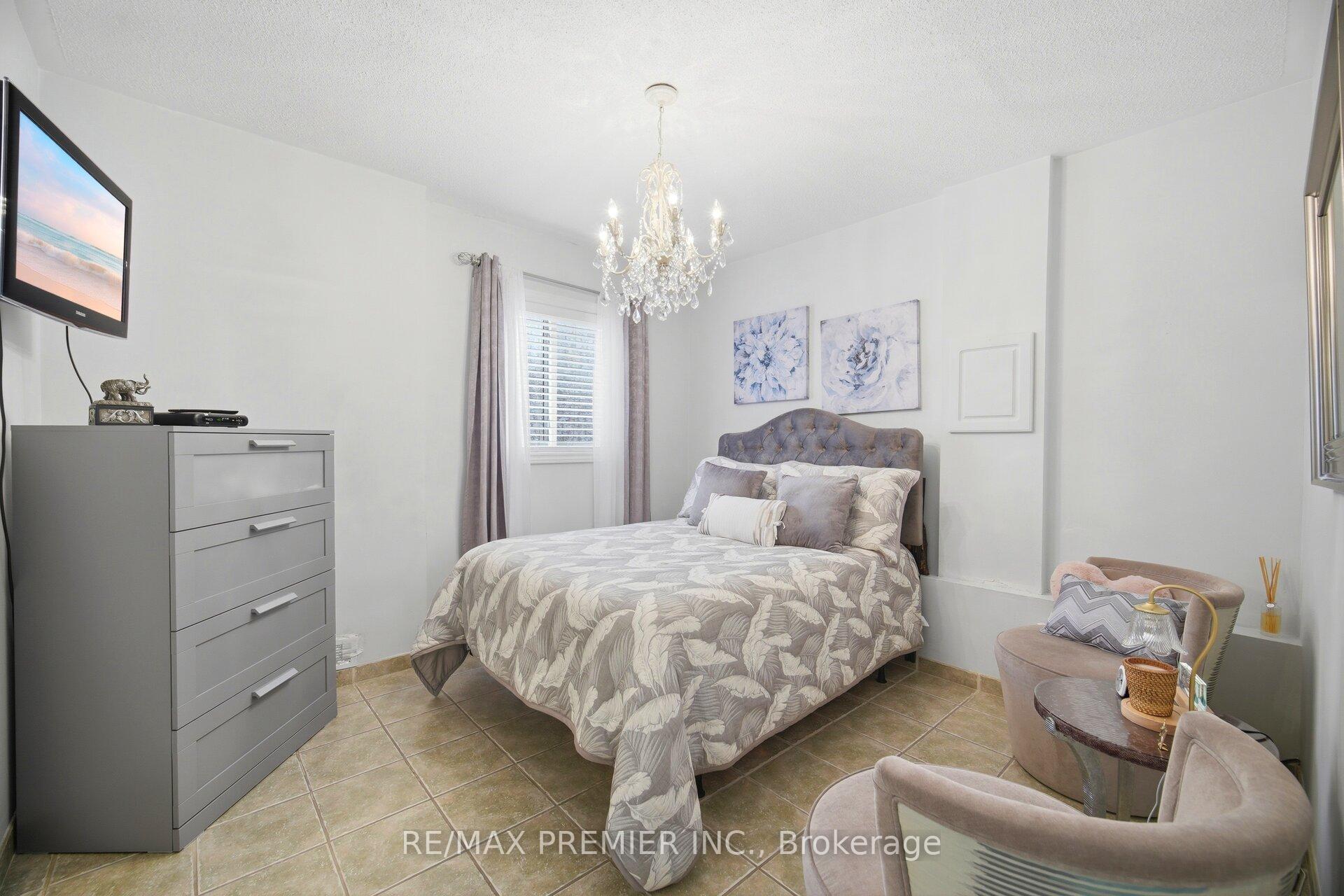 Photo 31 of 137 Blackthorn Drive, Vaughan, Maple — HOMEH