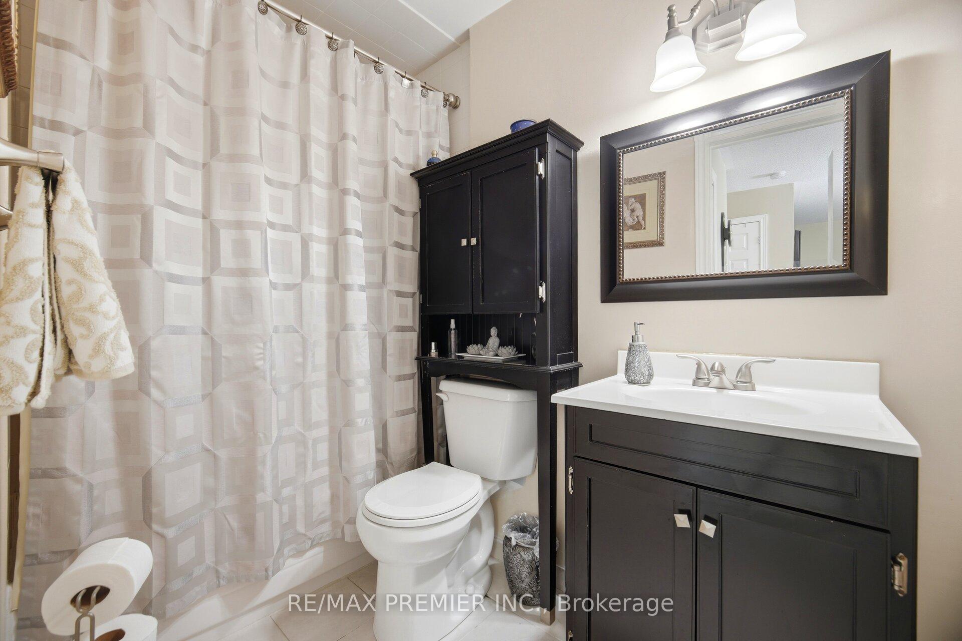 Photo 38 of 137 Blackthorn Drive, Vaughan, Maple — HOMEH