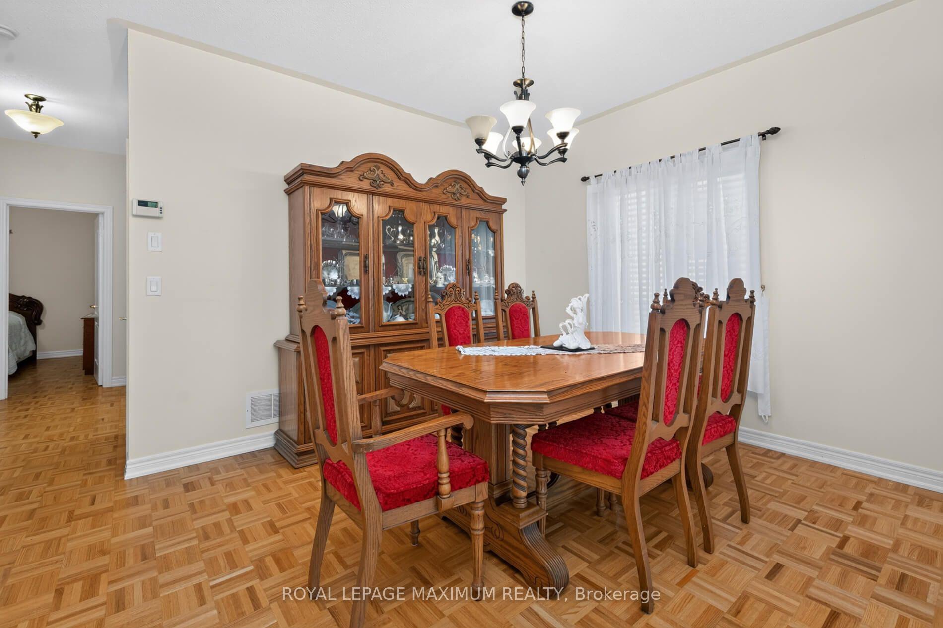 Photo 6 of 62 Diploma Avenue, Vaughan, Sonoma Heights — HOMEH