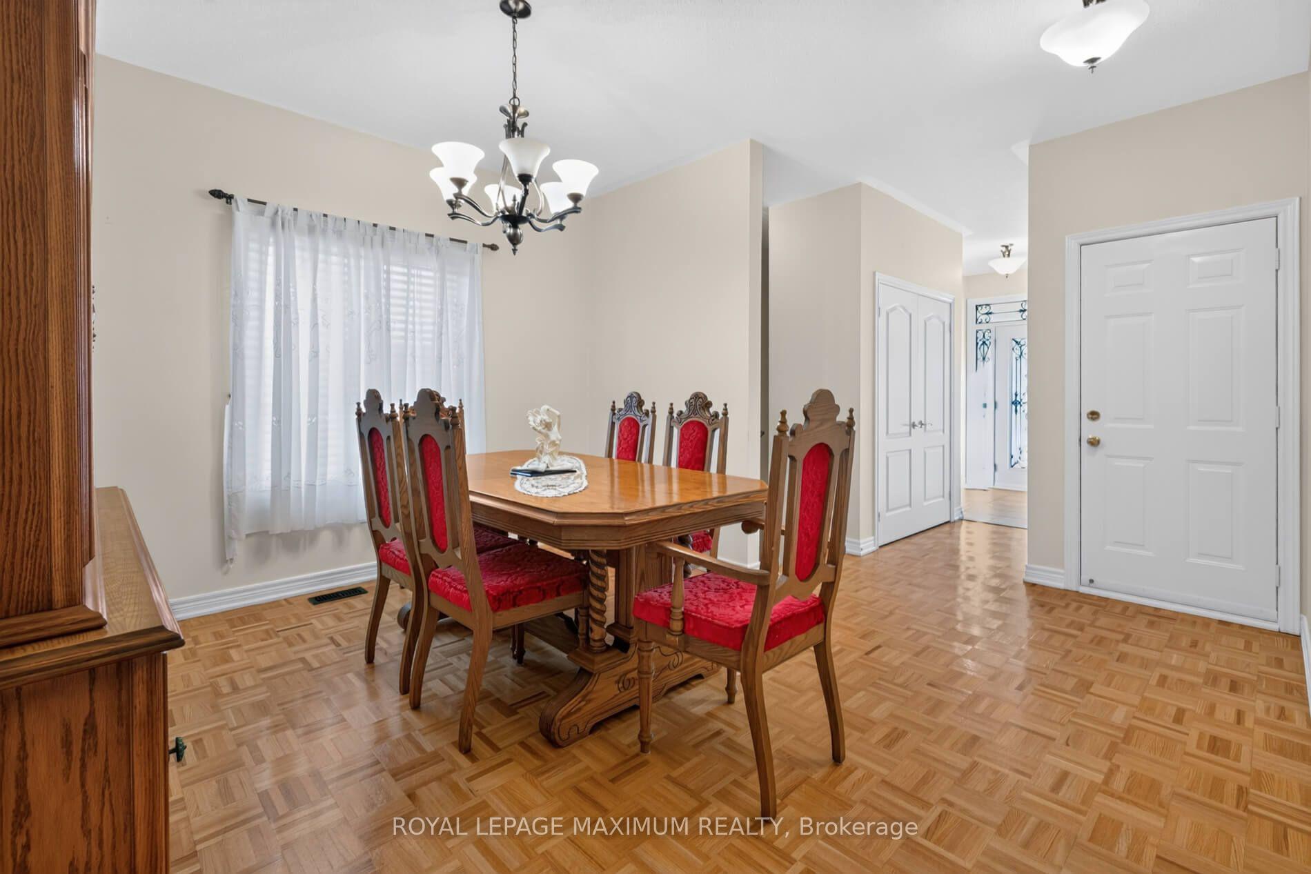 Photo 7 of 62 Diploma Avenue, Vaughan, Sonoma Heights — HOMEH