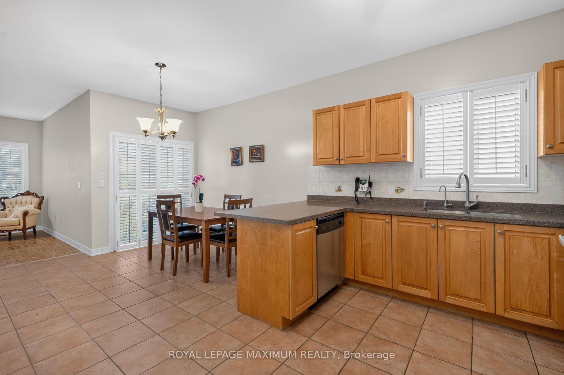 Photo 10 of 62 Diploma Avenue, Vaughan, Sonoma Heights — HOMEH