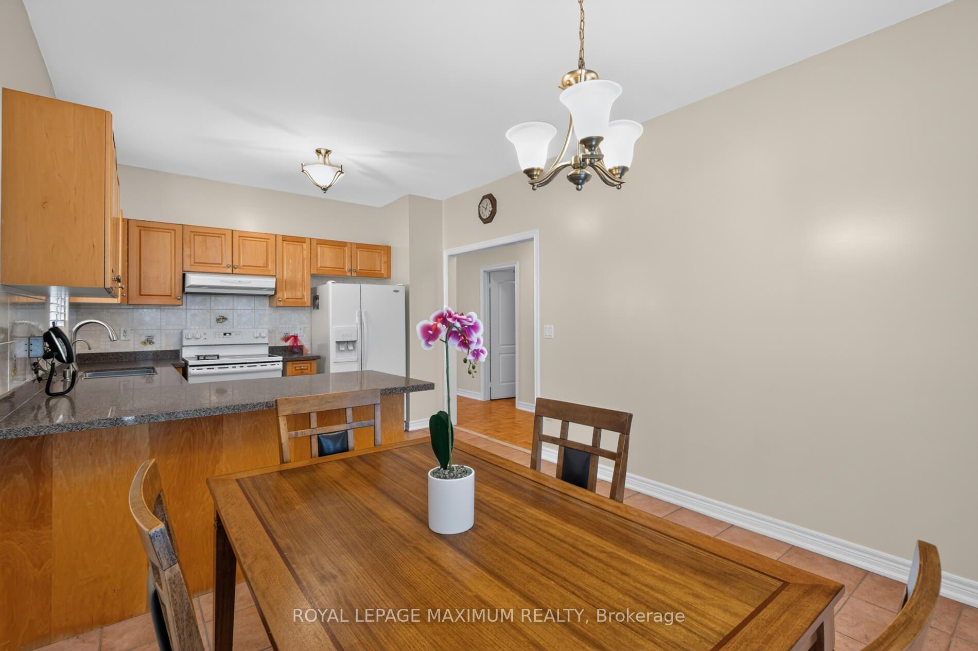 Photo 16 of 62 Diploma Avenue, Vaughan, Sonoma Heights — HOMEH