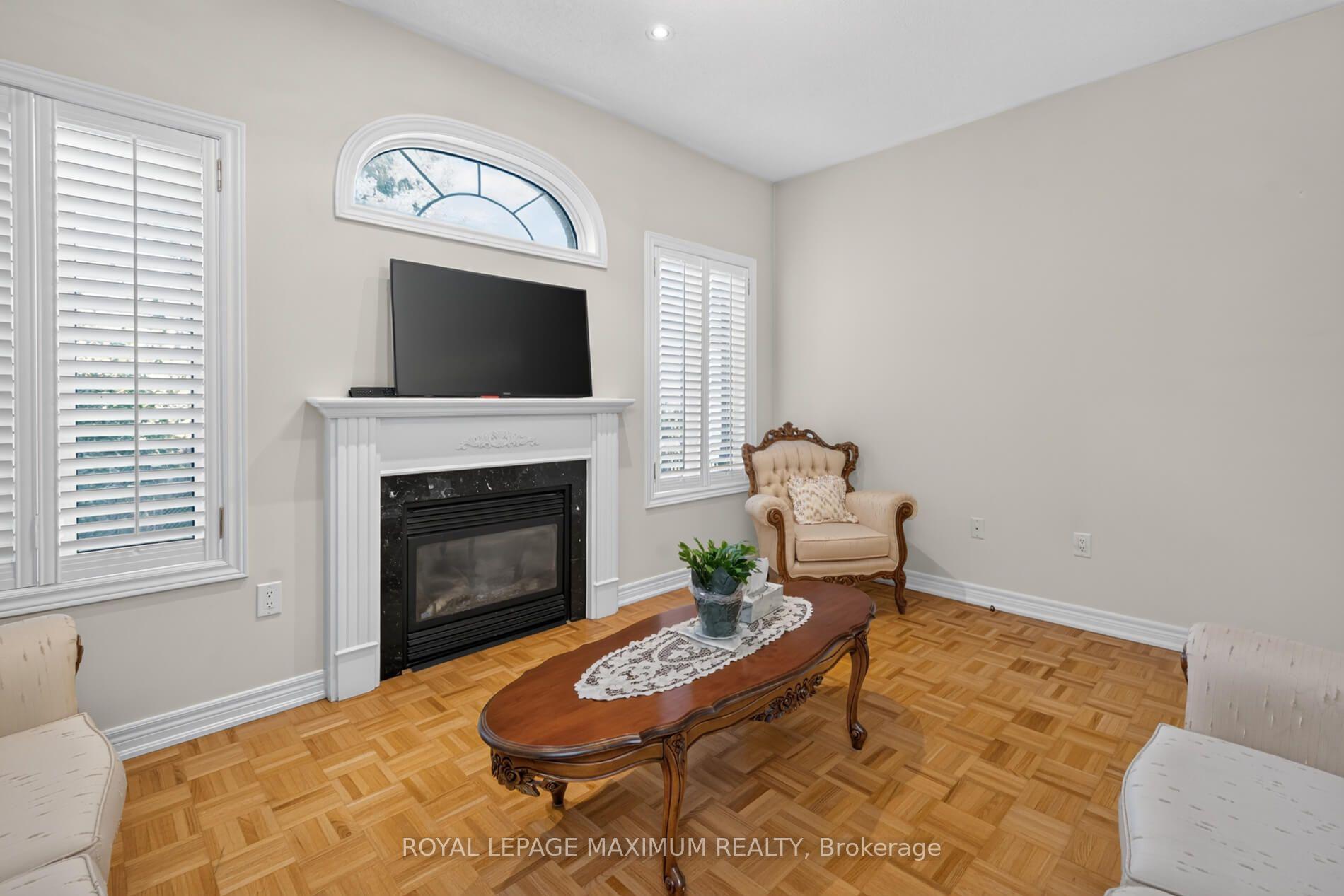 Photo 18 of 62 Diploma Avenue, Vaughan, Sonoma Heights — HOMEH