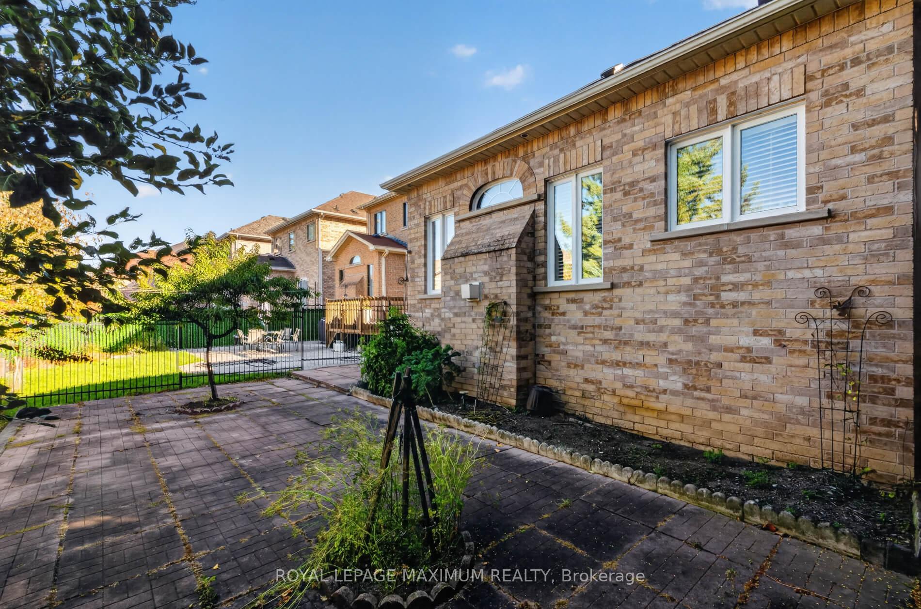 Photo 36 of 62 Diploma Avenue, Vaughan, Sonoma Heights — HOMEH