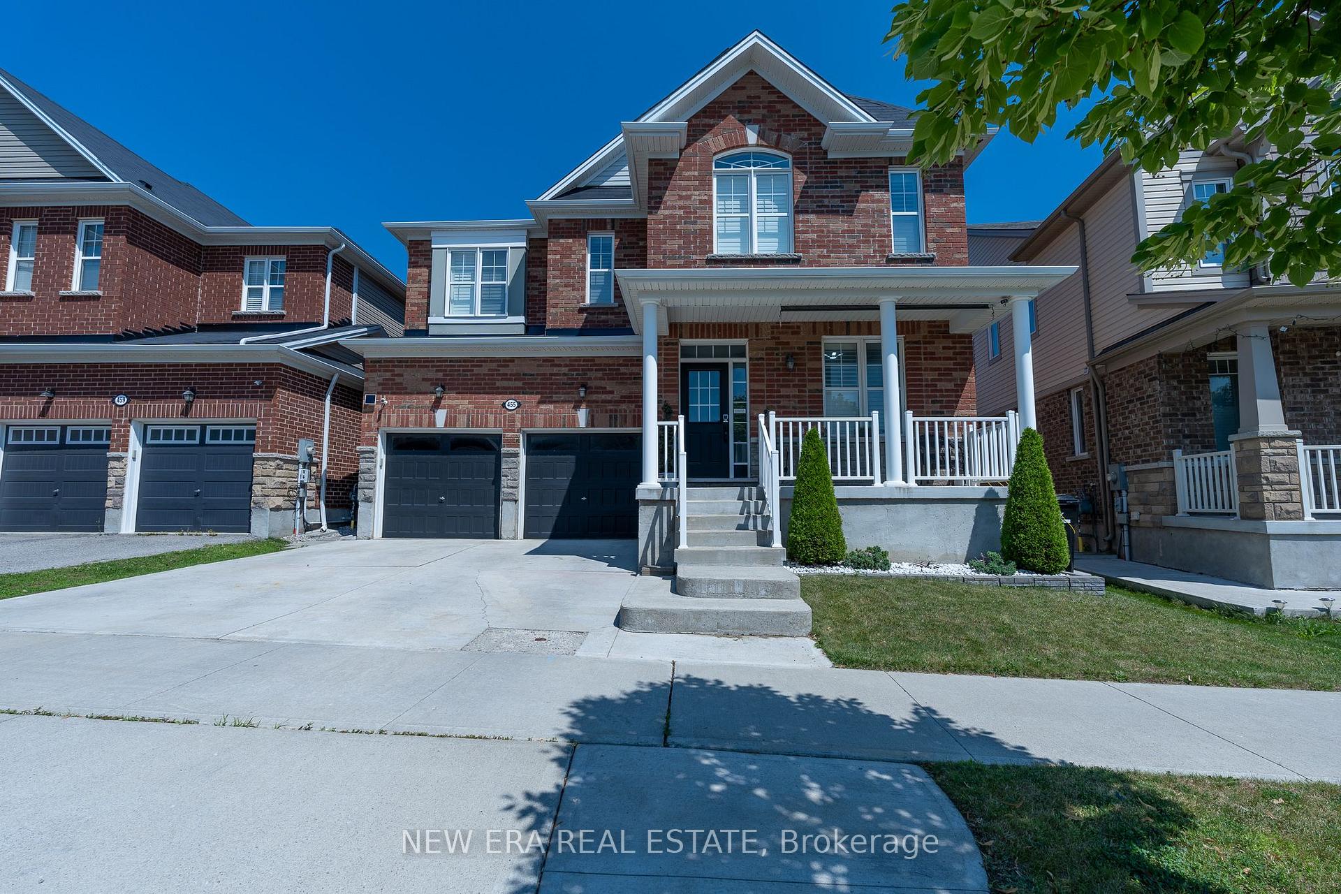 Photo 2 of 455 Equestrian Way, Cambridge, Silver Heights — HOMEH