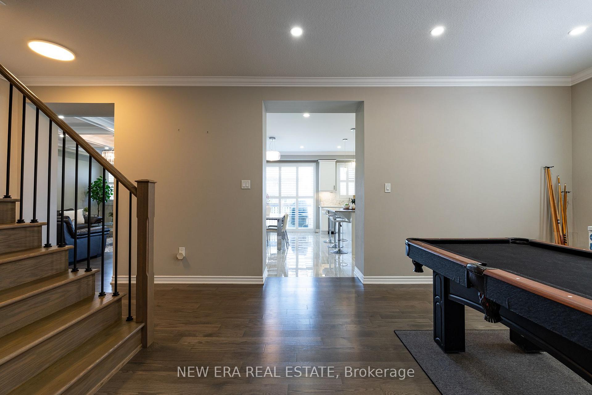 Photo 4 of 455 Equestrian Way, Cambridge, Silver Heights — HOMEH