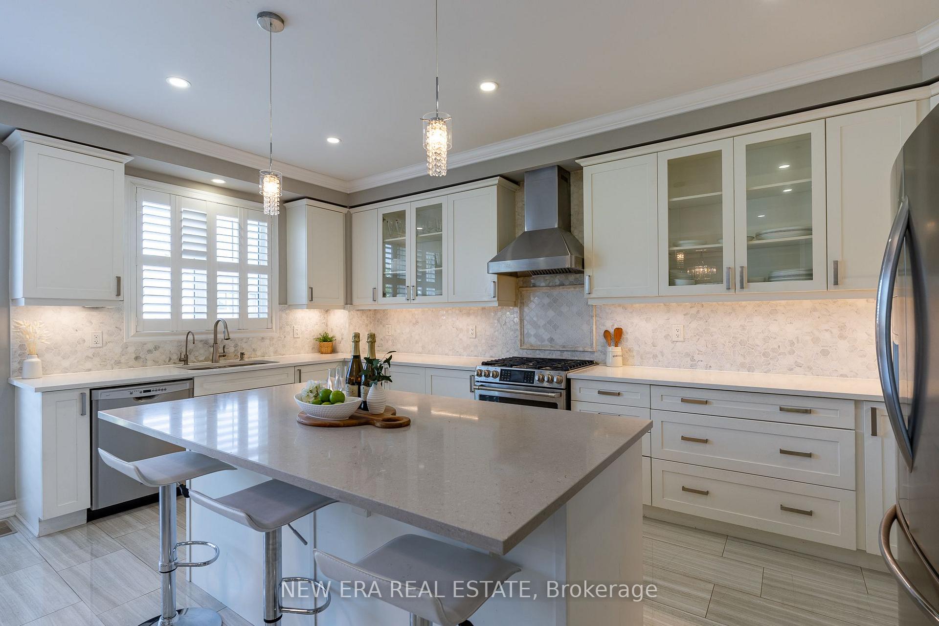 Photo 13 of 455 Equestrian Way, Cambridge, Silver Heights — HOMEH