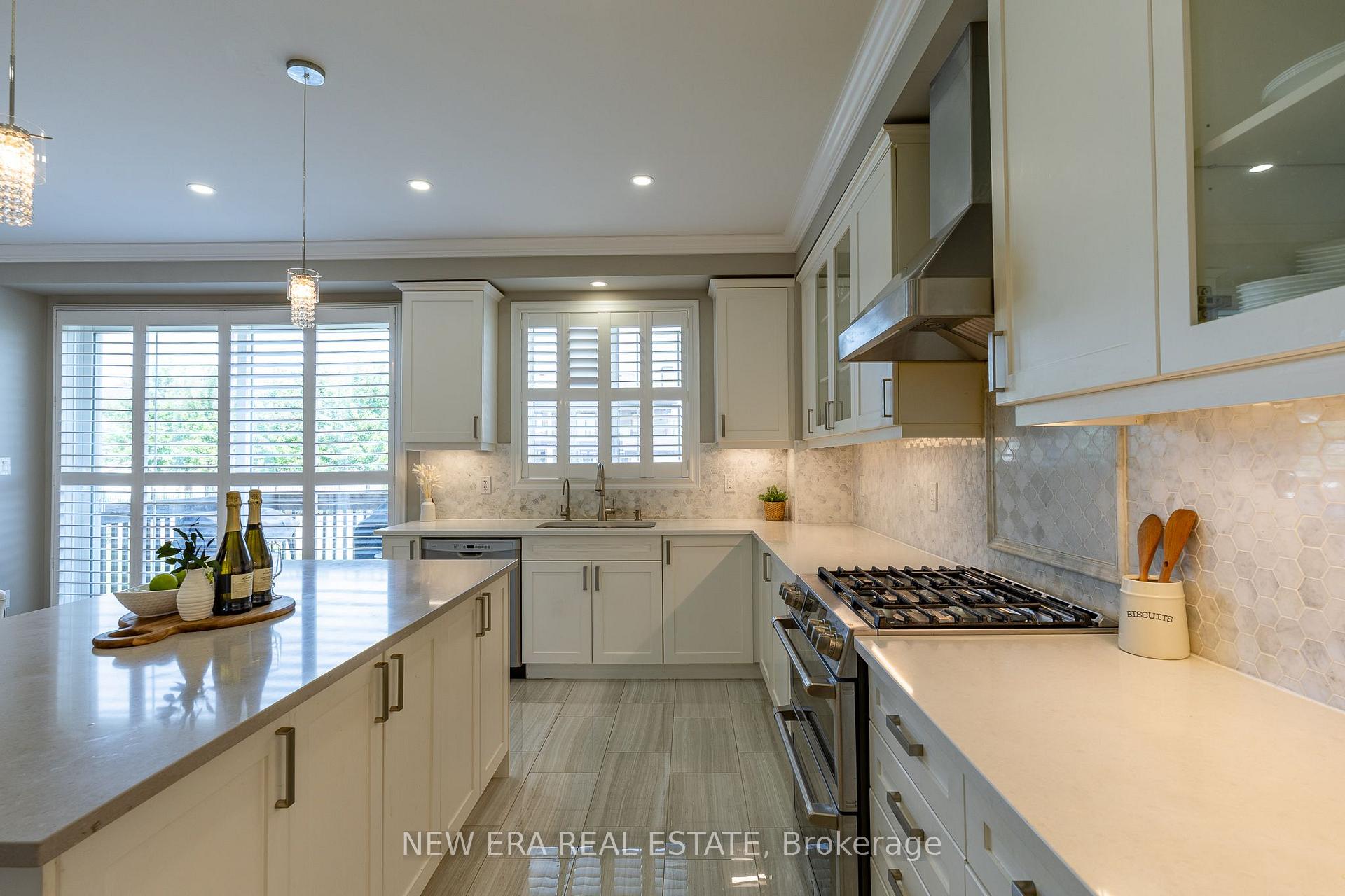 Photo 14 of 455 Equestrian Way, Cambridge, Silver Heights — HOMEH