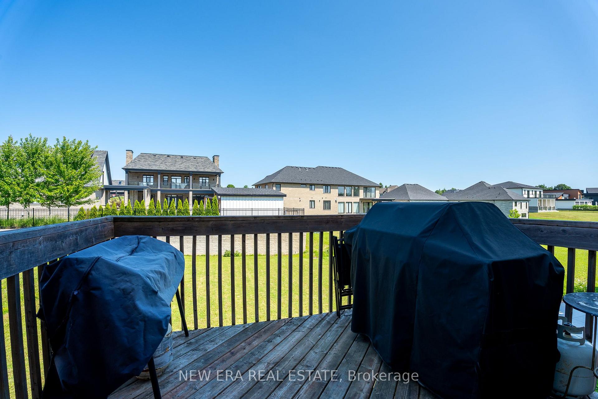 Photo 17 of 455 Equestrian Way, Cambridge, Silver Heights — HOMEH