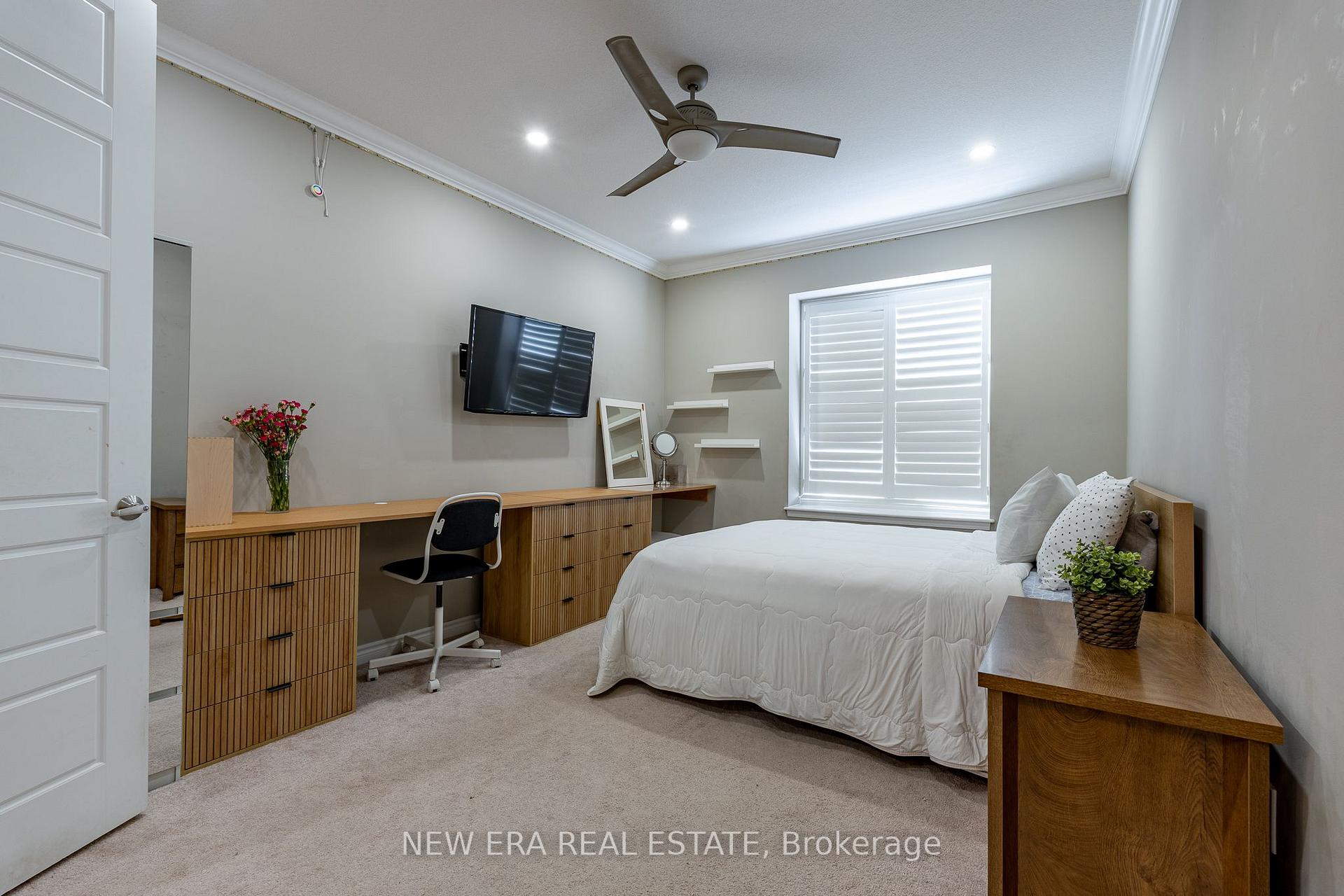 Photo 20 of 455 Equestrian Way, Cambridge, Silver Heights — HOMEH