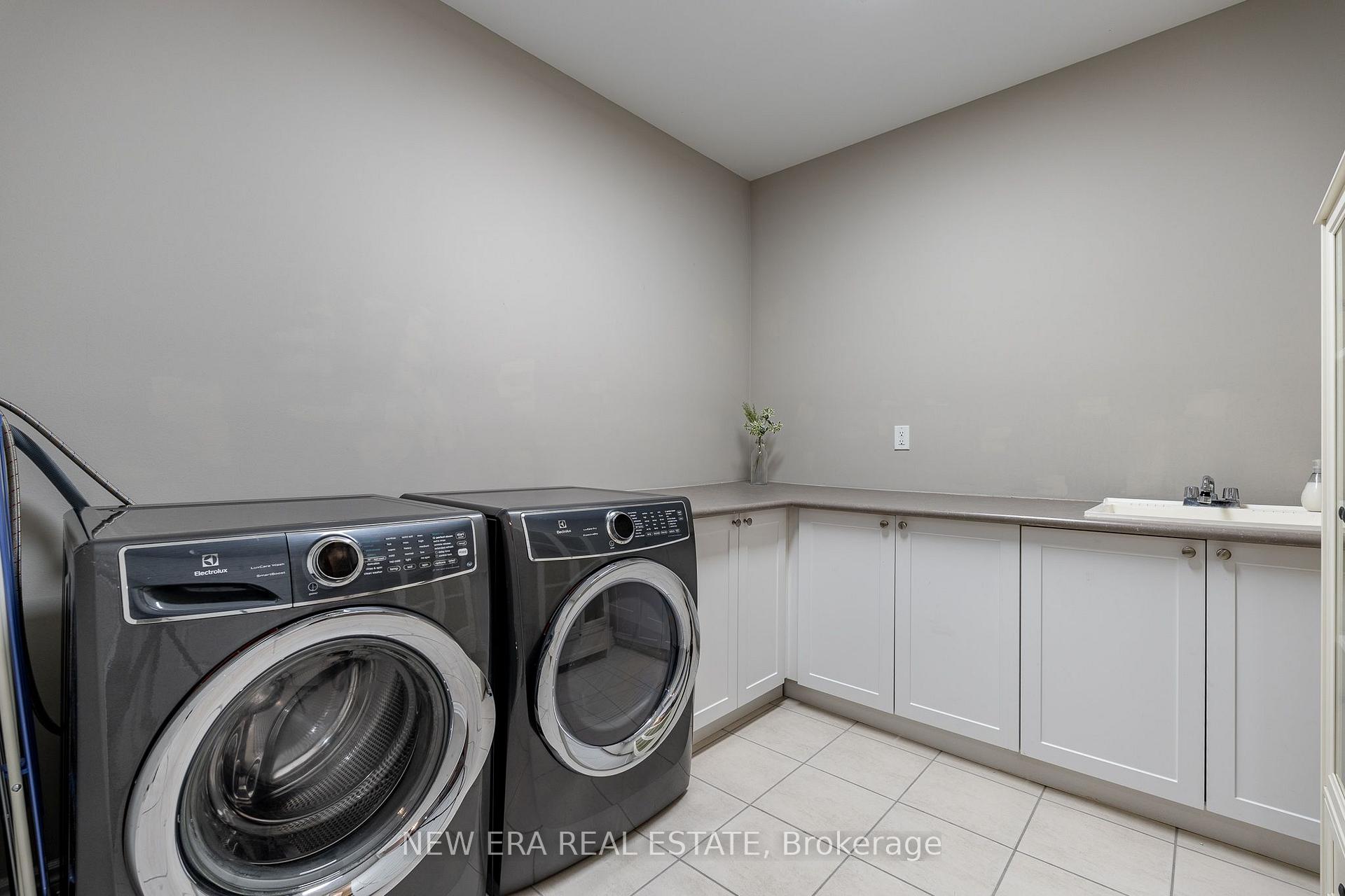 Photo 22 of 455 Equestrian Way, Cambridge, Silver Heights — HOMEH