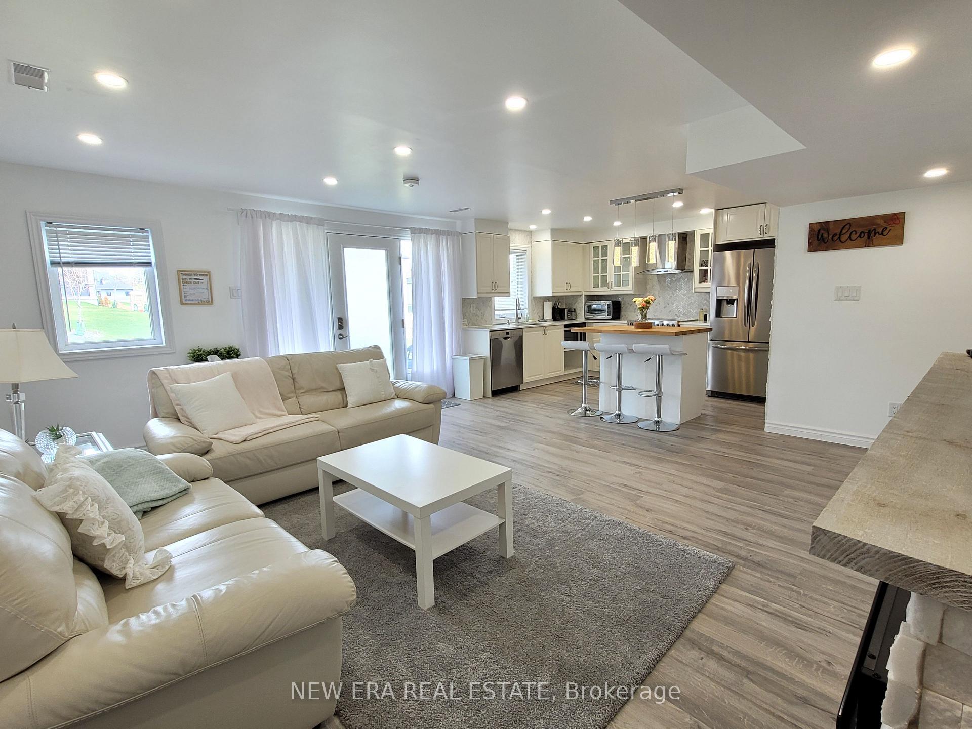 Photo 43 of 455 Equestrian Way, Cambridge, Silver Heights — HOMEH