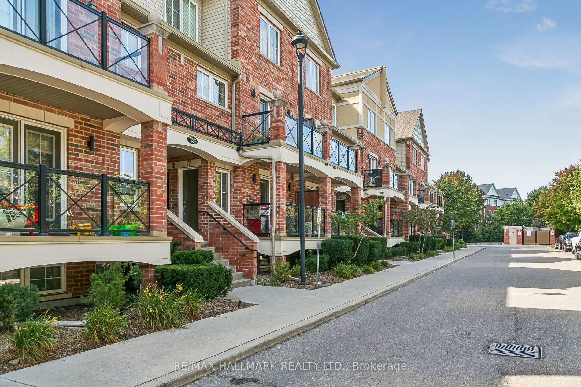 Photo 3 of Unit 5, 19 Hays Boulevard, Oakville, River Oaks — HOMEH