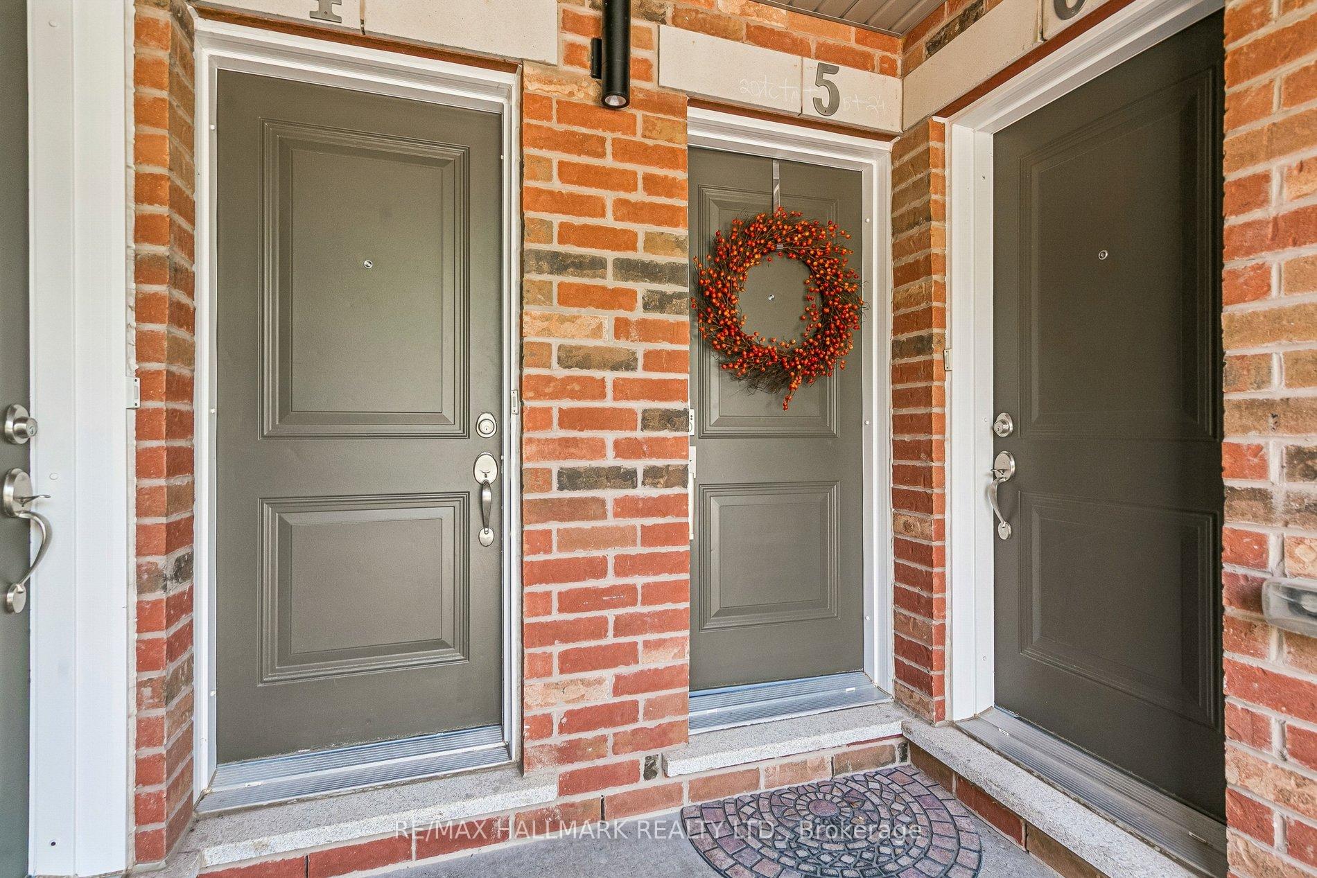 Photo 5 of Unit 5, 19 Hays Boulevard, Oakville, River Oaks — HOMEH