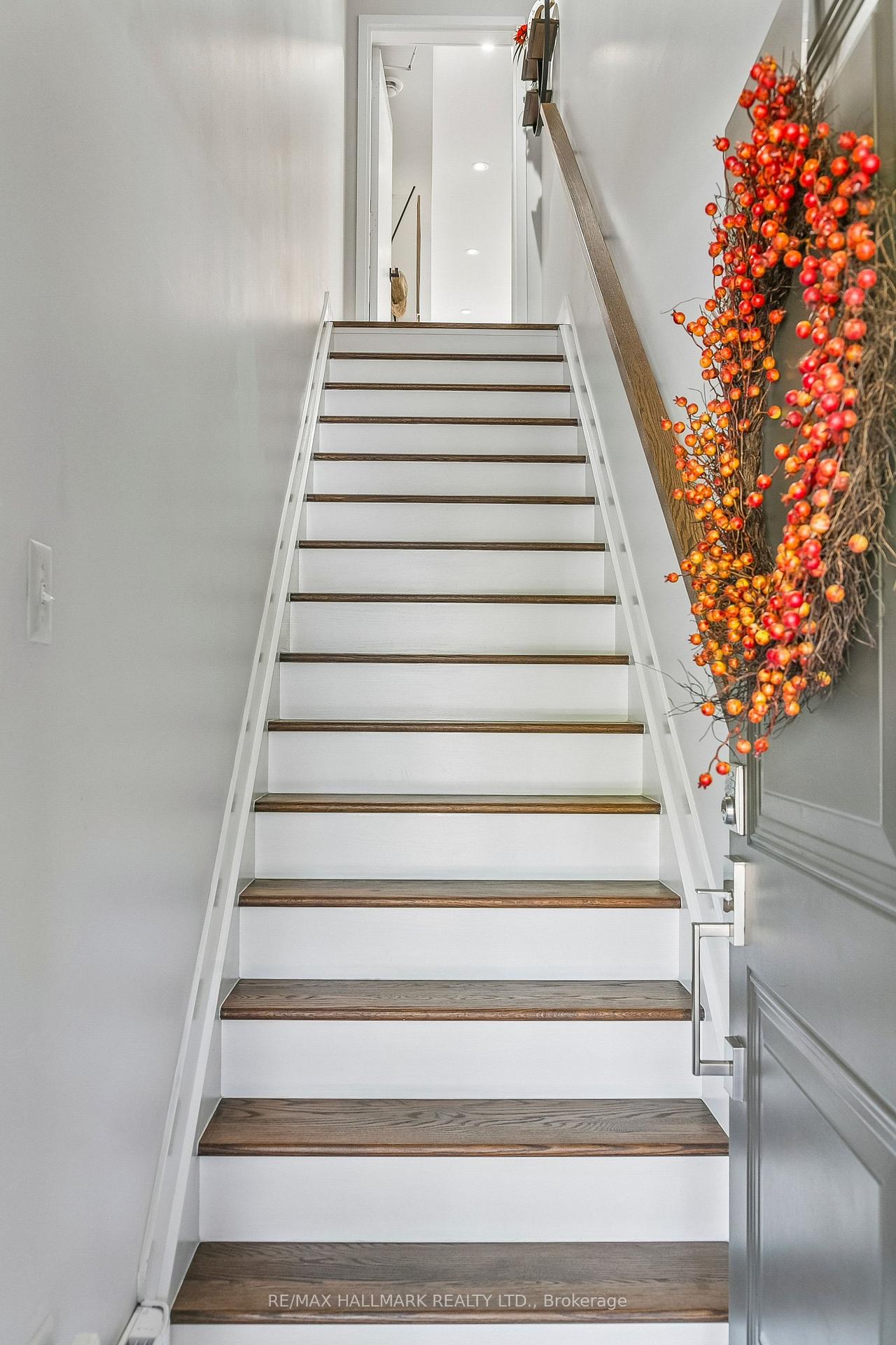 Photo 6 of Unit 5, 19 Hays Boulevard, Oakville, River Oaks — HOMEH