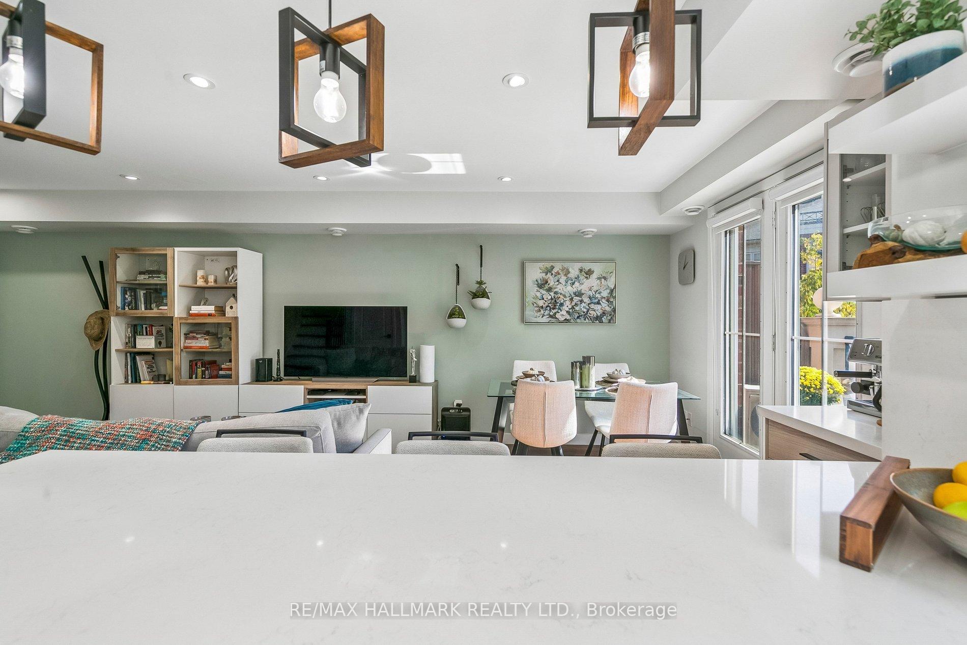 Photo 12 of Unit 5, 19 Hays Boulevard, Oakville, River Oaks — HOMEH