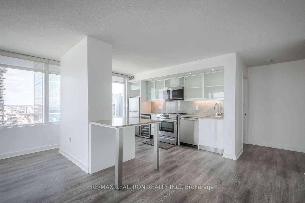 Photo 8 of Unit 4310, 25 Telegram Mews, Toronto, Waterfront Communities — HOMEH