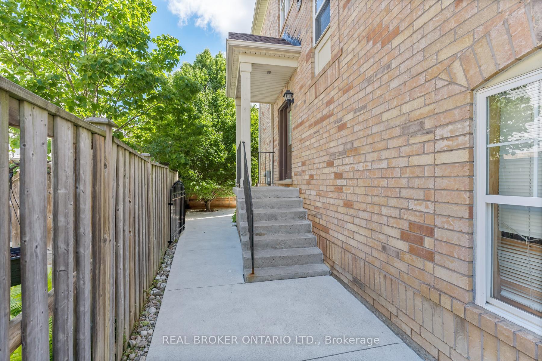 Photo 2 of 59 Seed House Lane, Halton Hills, Georgetown — HOMEH