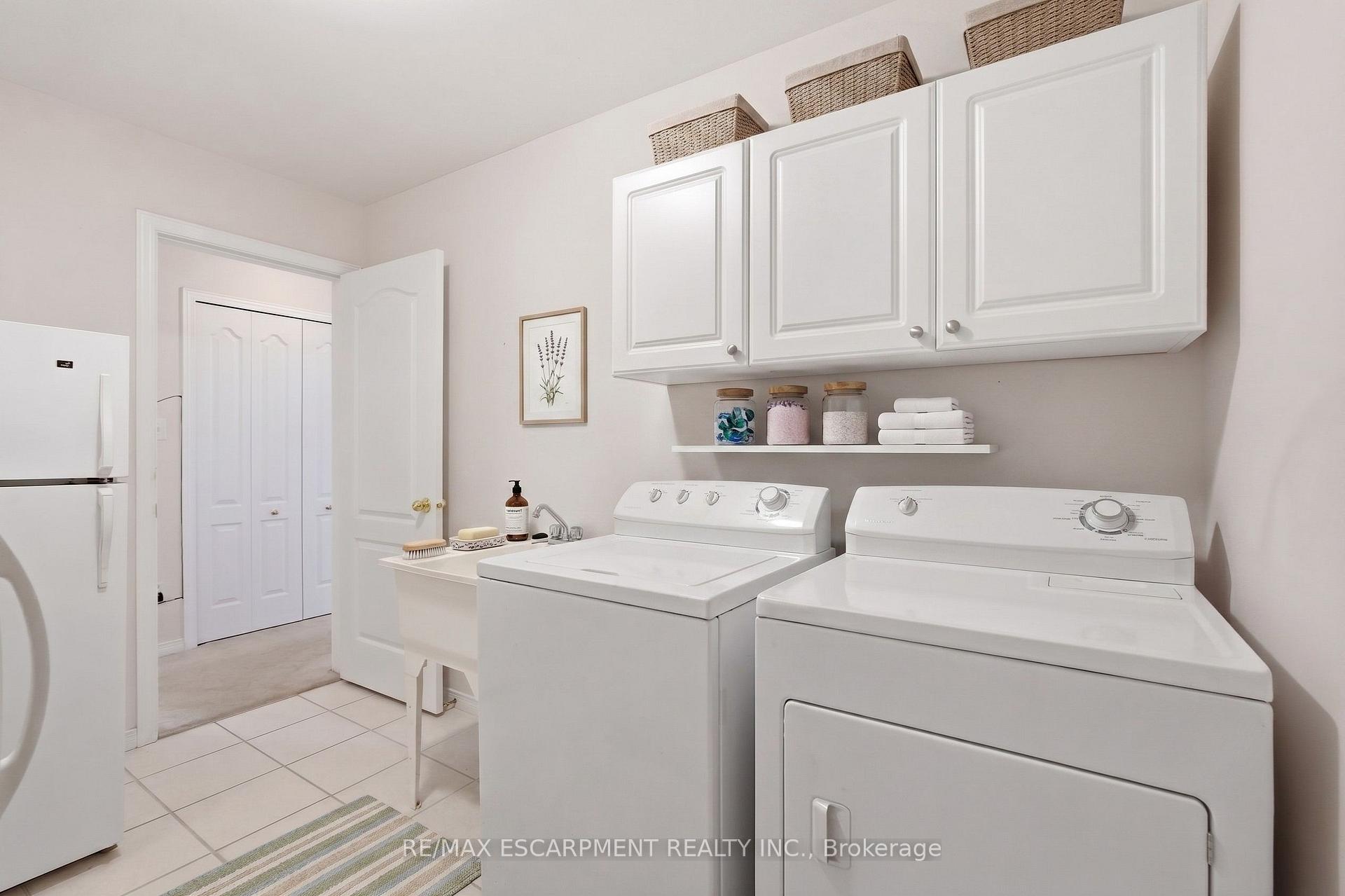 Photo 15 of Unit 41, 212 Stonehenge Drive, Hamilton, Meadowlands — HOMEH
