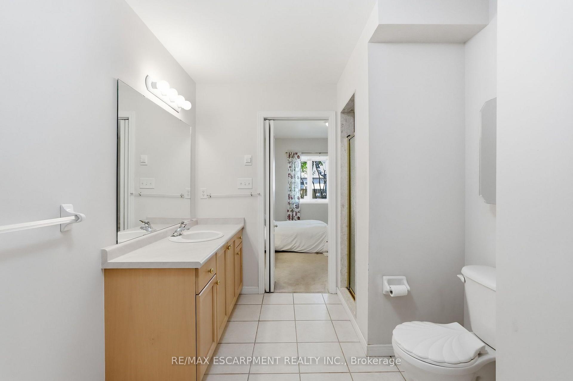 Photo 19 of Unit 41, 212 Stonehenge Drive, Hamilton, Meadowlands — HOMEH