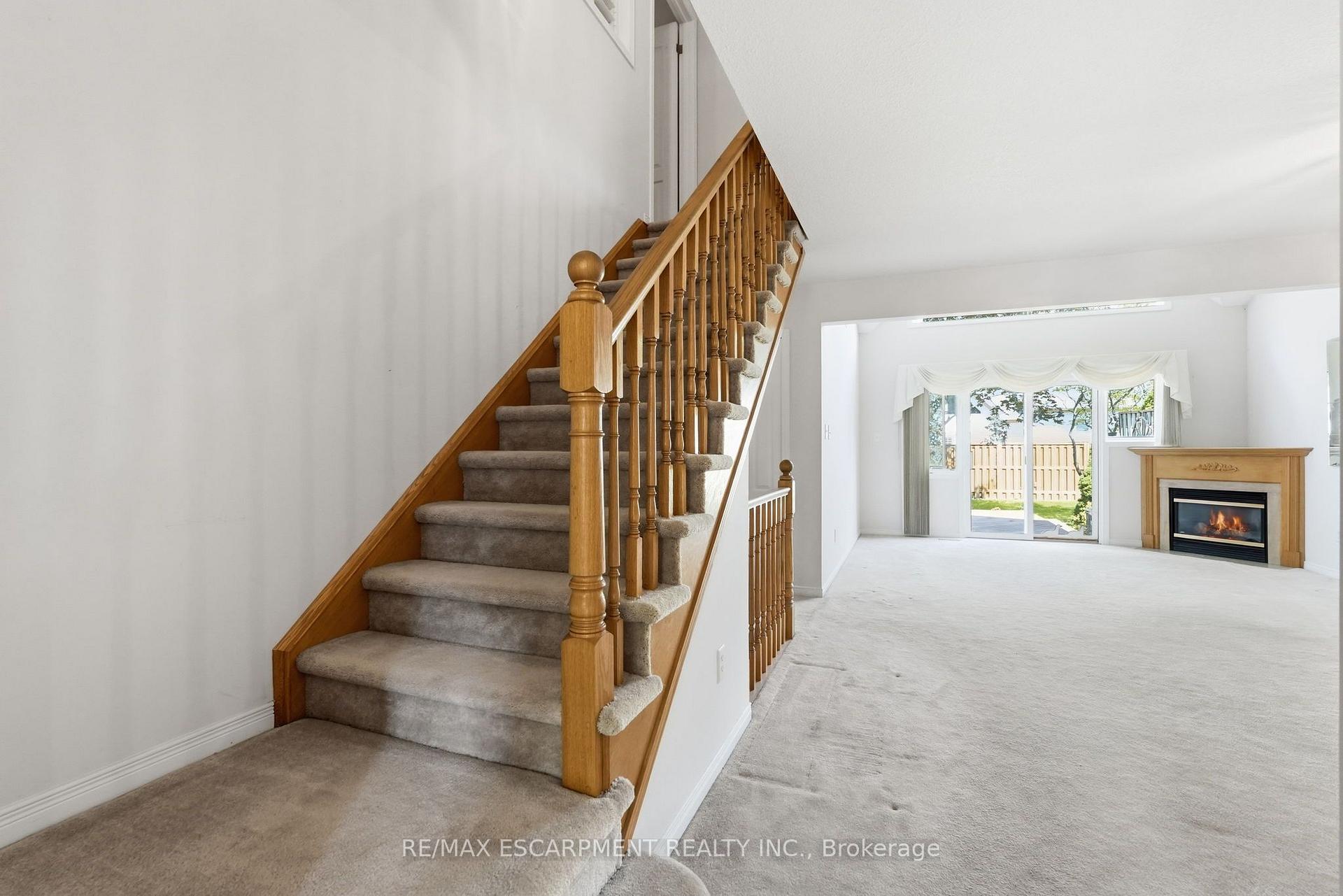 Photo 21 of Unit 41, 212 Stonehenge Drive, Hamilton, Meadowlands — HOMEH