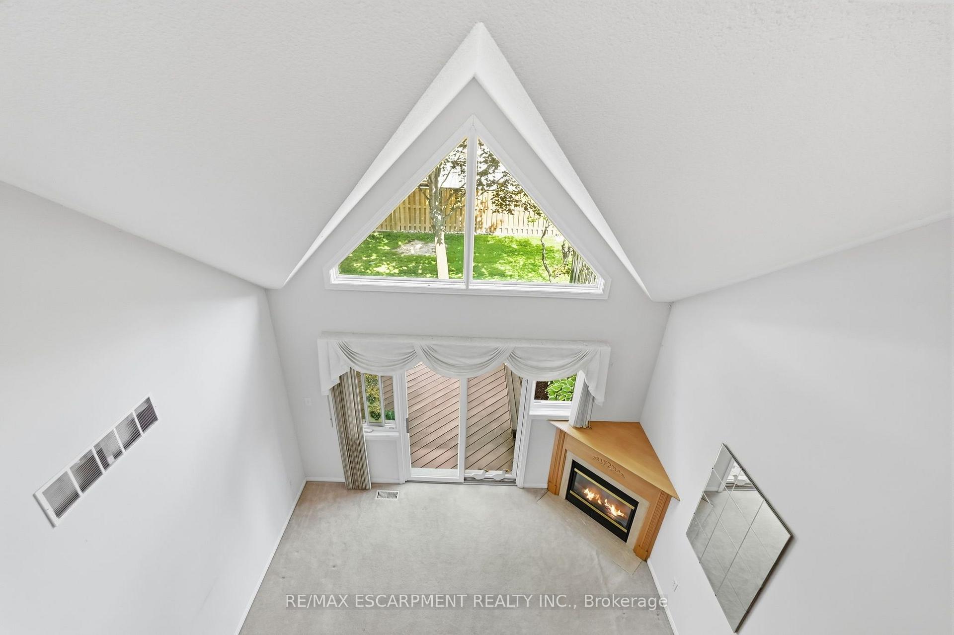 Photo 24 of Unit 41, 212 Stonehenge Drive, Hamilton, Meadowlands — HOMEH