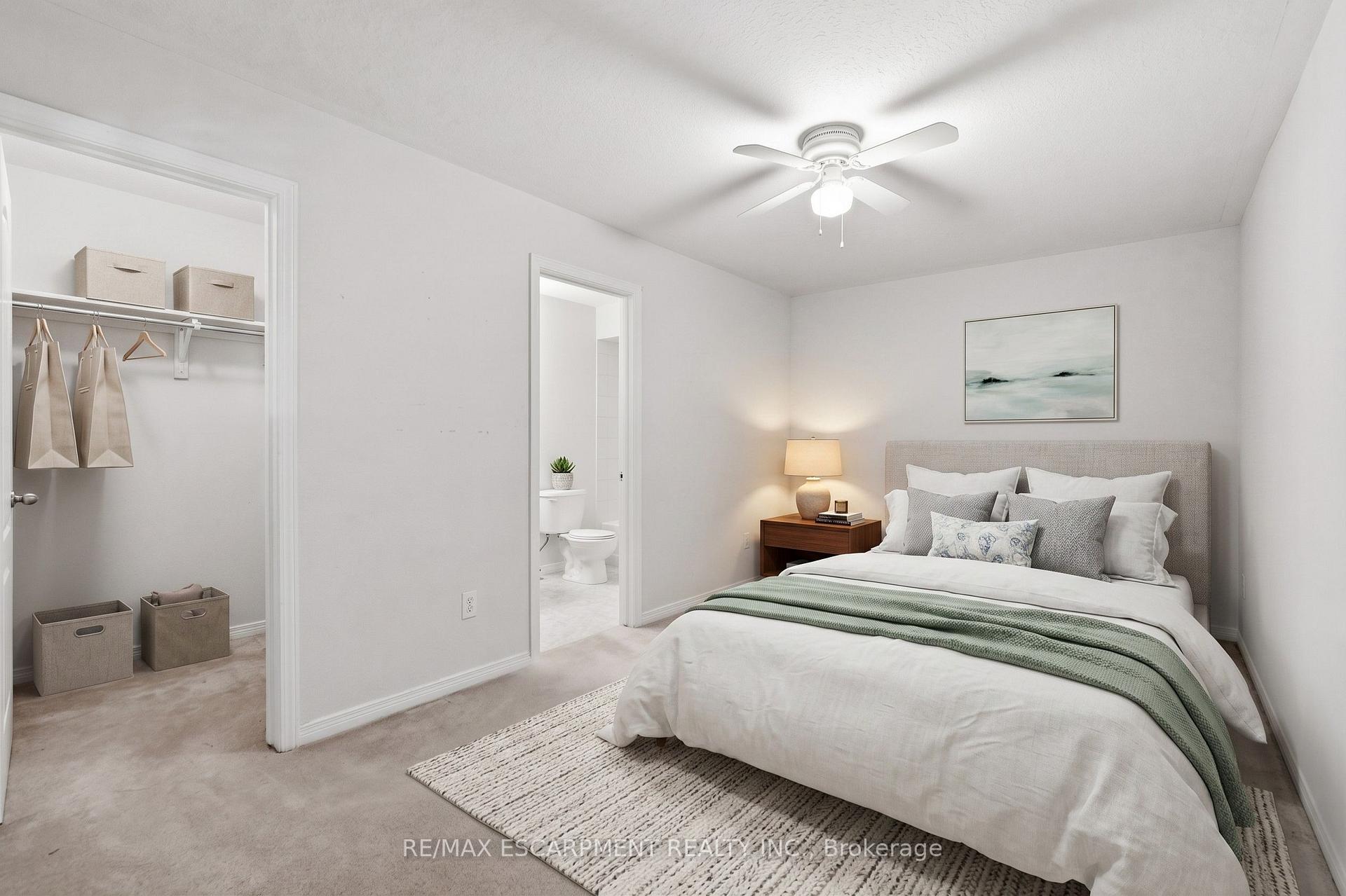 Photo 25 of Unit 41, 212 Stonehenge Drive, Hamilton, Meadowlands — HOMEH