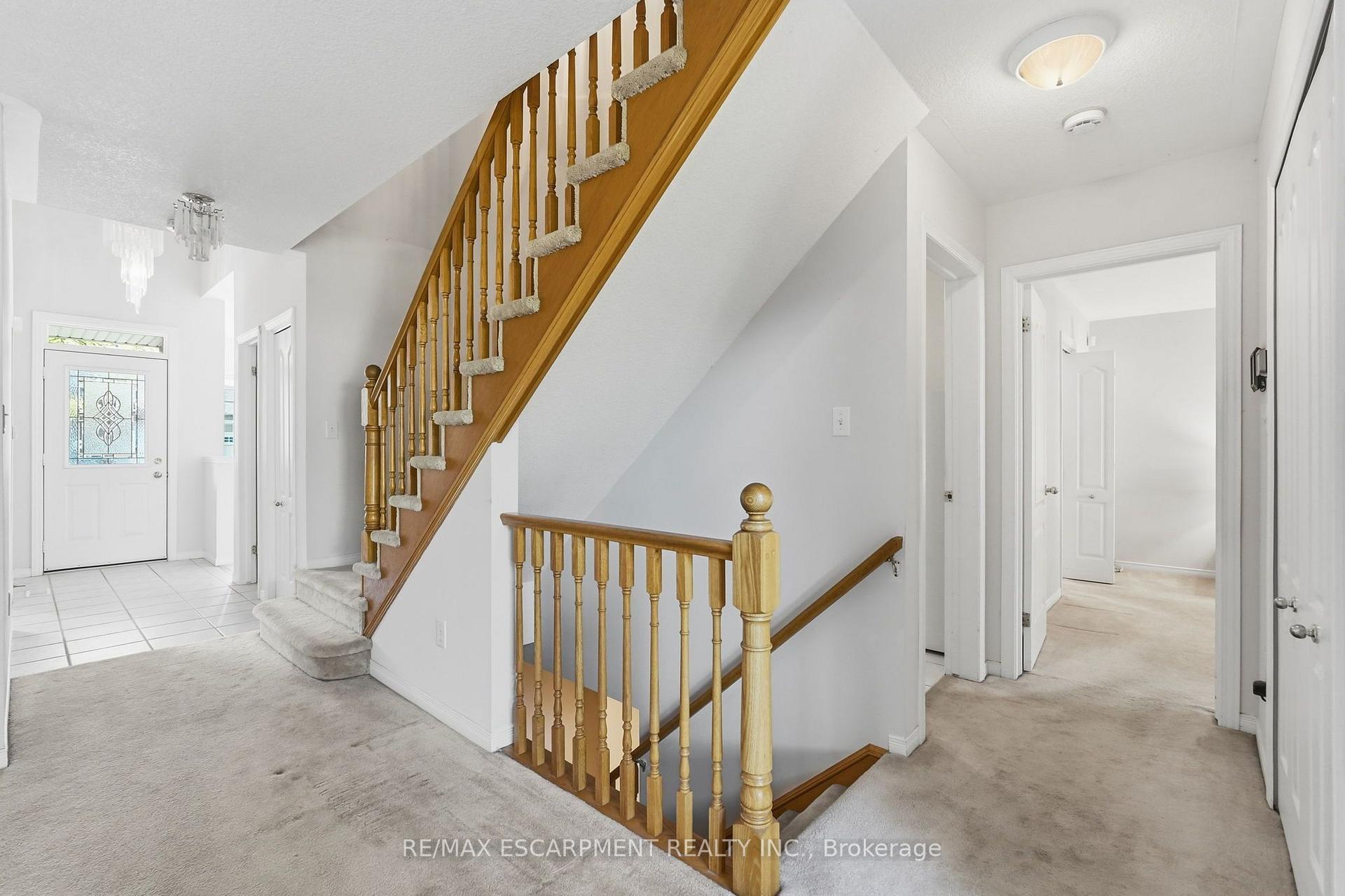 Photo 28 of Unit 41, 212 Stonehenge Drive, Hamilton, Meadowlands — HOMEH