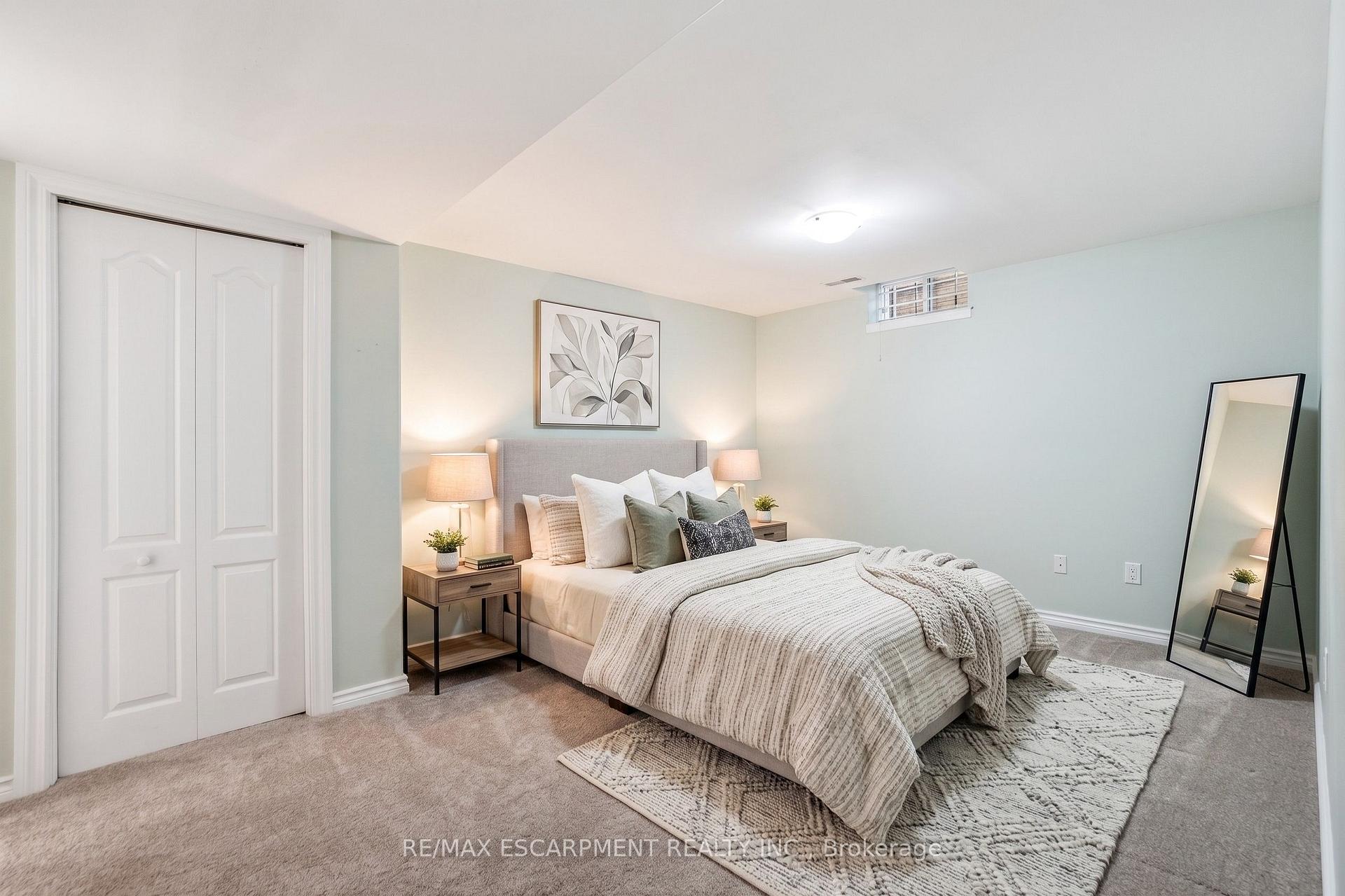 Photo 35 of Unit 41, 212 Stonehenge Drive, Hamilton, Meadowlands — HOMEH