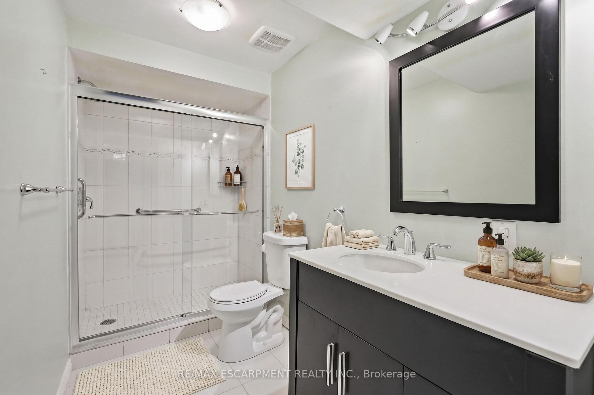 Photo 37 of Unit 41, 212 Stonehenge Drive, Hamilton, Meadowlands — HOMEH