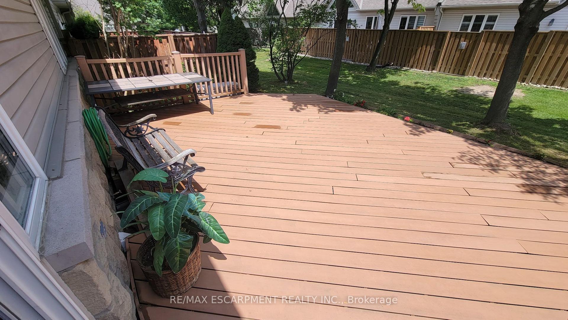 Photo 41 of Unit 41, 212 Stonehenge Drive, Hamilton, Meadowlands — HOMEH