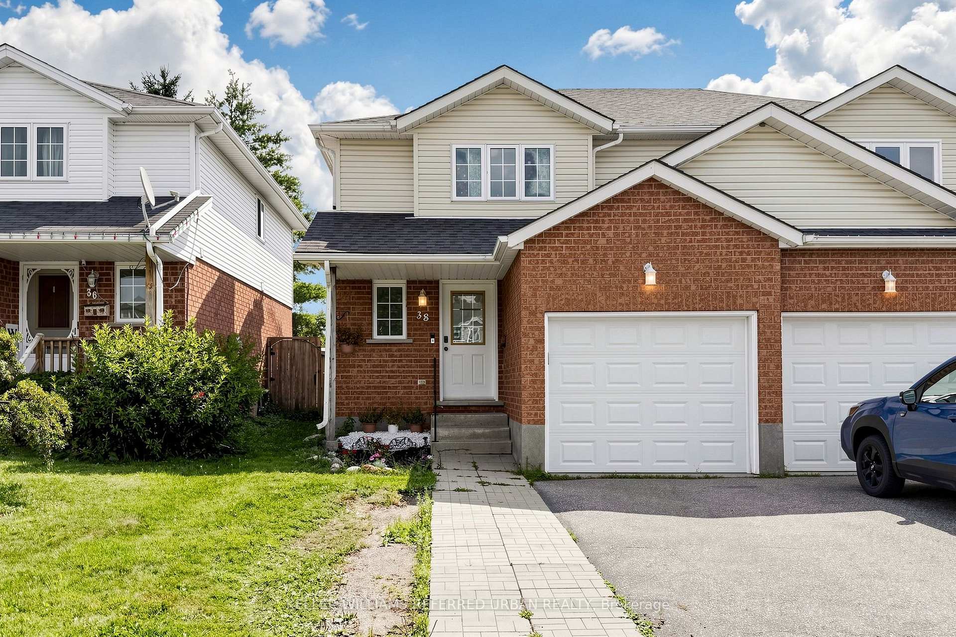 Photo 2 of 38 Activa Avenue, Kitchener, Laurentian Hills — HOMEH