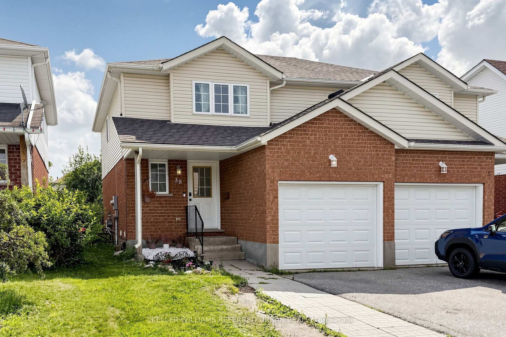 Photo 3 of 38 Activa Avenue, Kitchener, Laurentian Hills — HOMEH