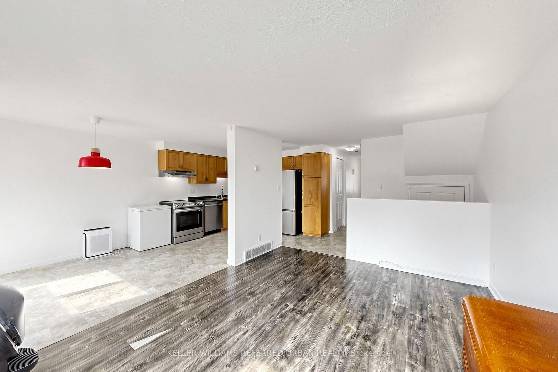 Photo 6 of 38 Activa Avenue, Kitchener, Laurentian Hills — HOMEH