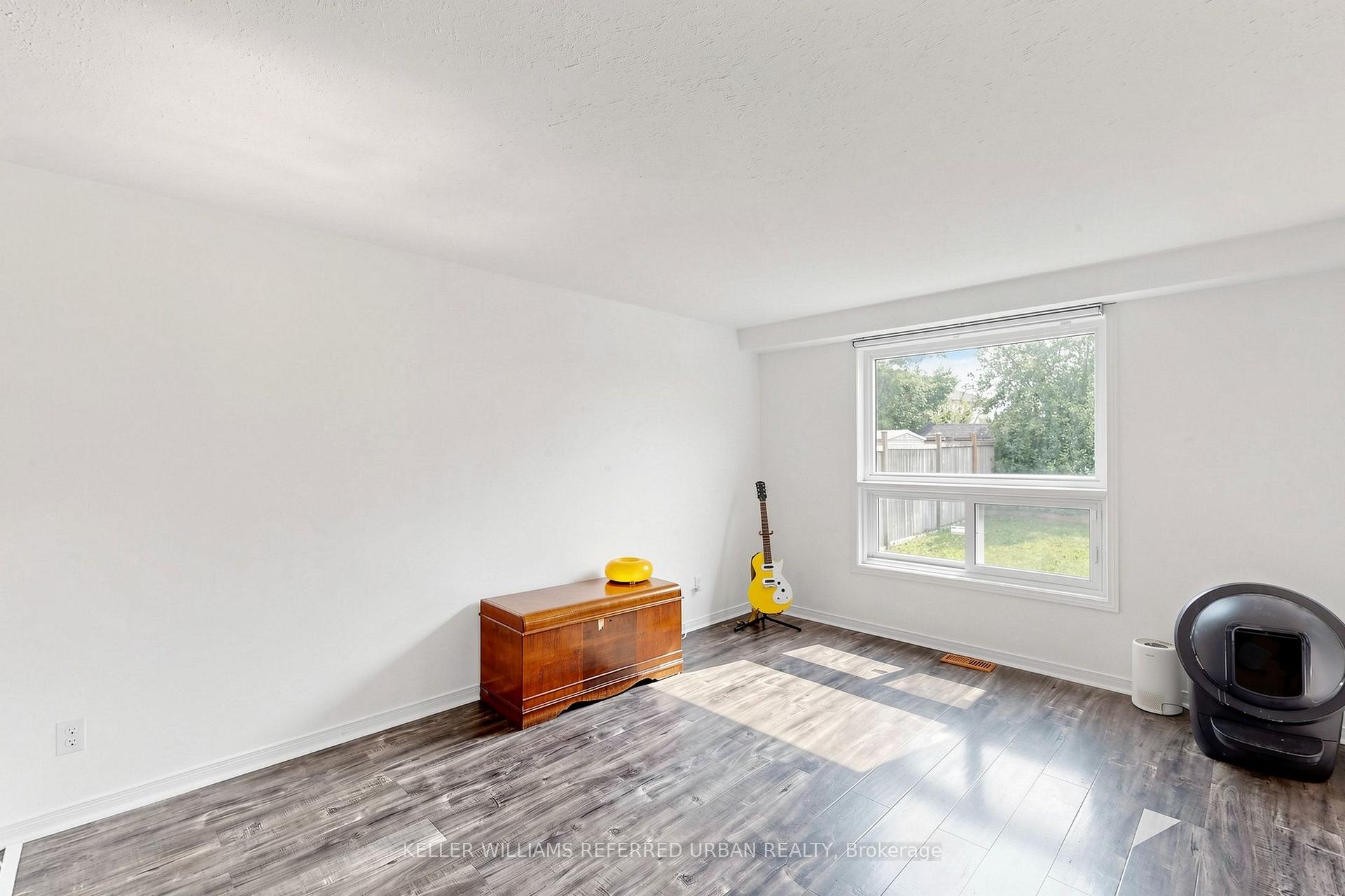 Photo 7 of 38 Activa Avenue, Kitchener, Laurentian Hills — HOMEH