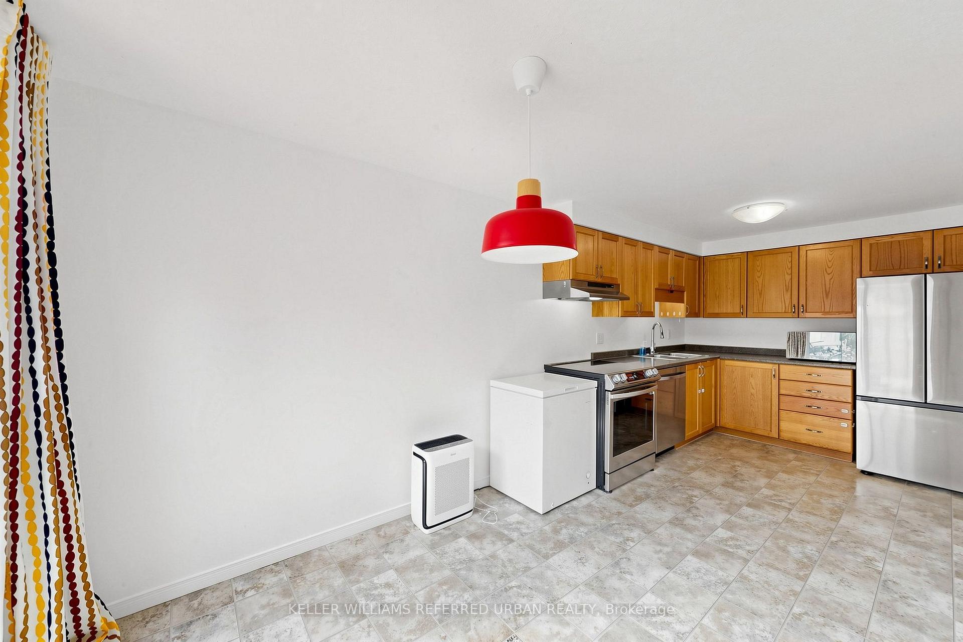 Photo 8 of 38 Activa Avenue, Kitchener, Laurentian Hills — HOMEH