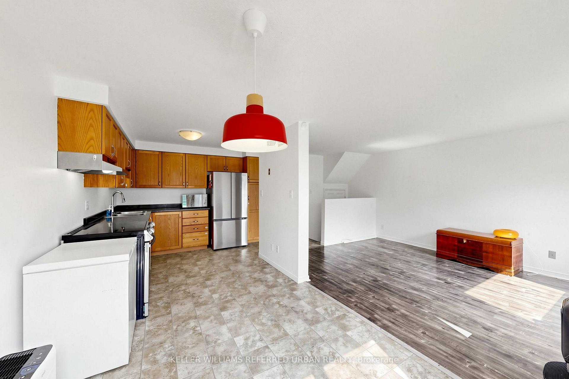 Photo 9 of 38 Activa Avenue, Kitchener, Laurentian Hills — HOMEH
