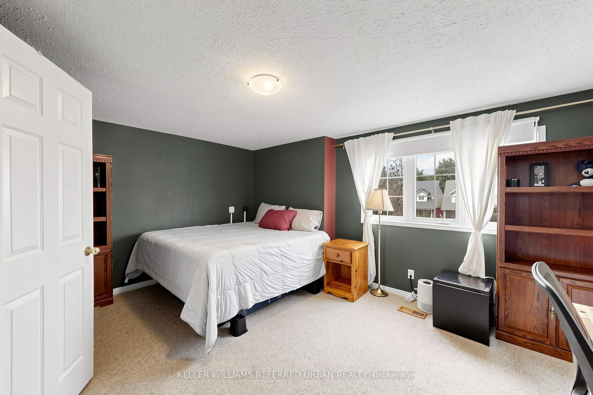 Photo 21 of 38 Activa Avenue, Kitchener, Laurentian Hills — HOMEH
