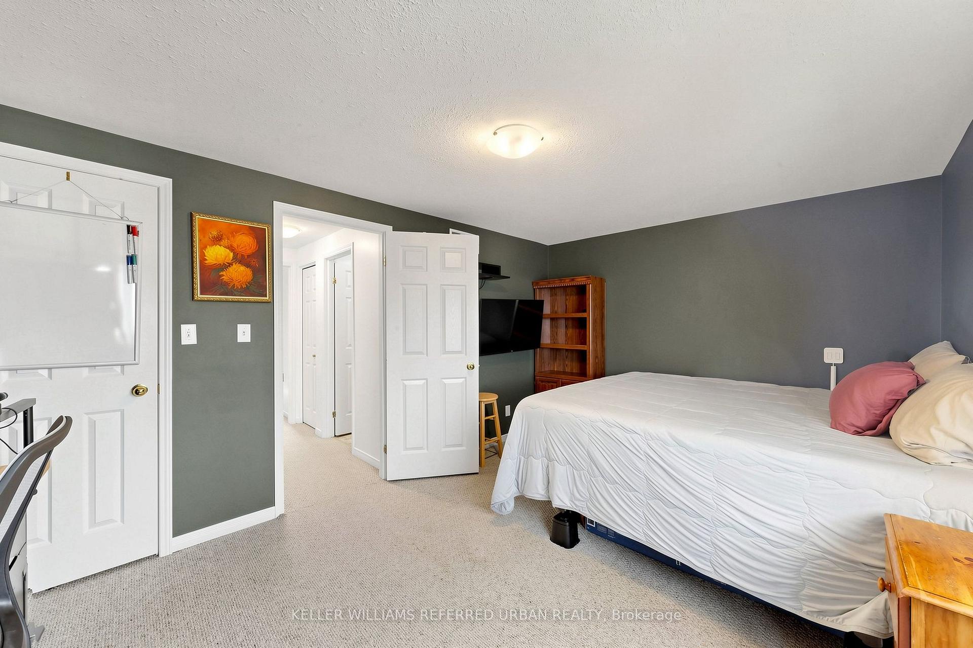Photo 23 of 38 Activa Avenue, Kitchener, Laurentian Hills — HOMEH