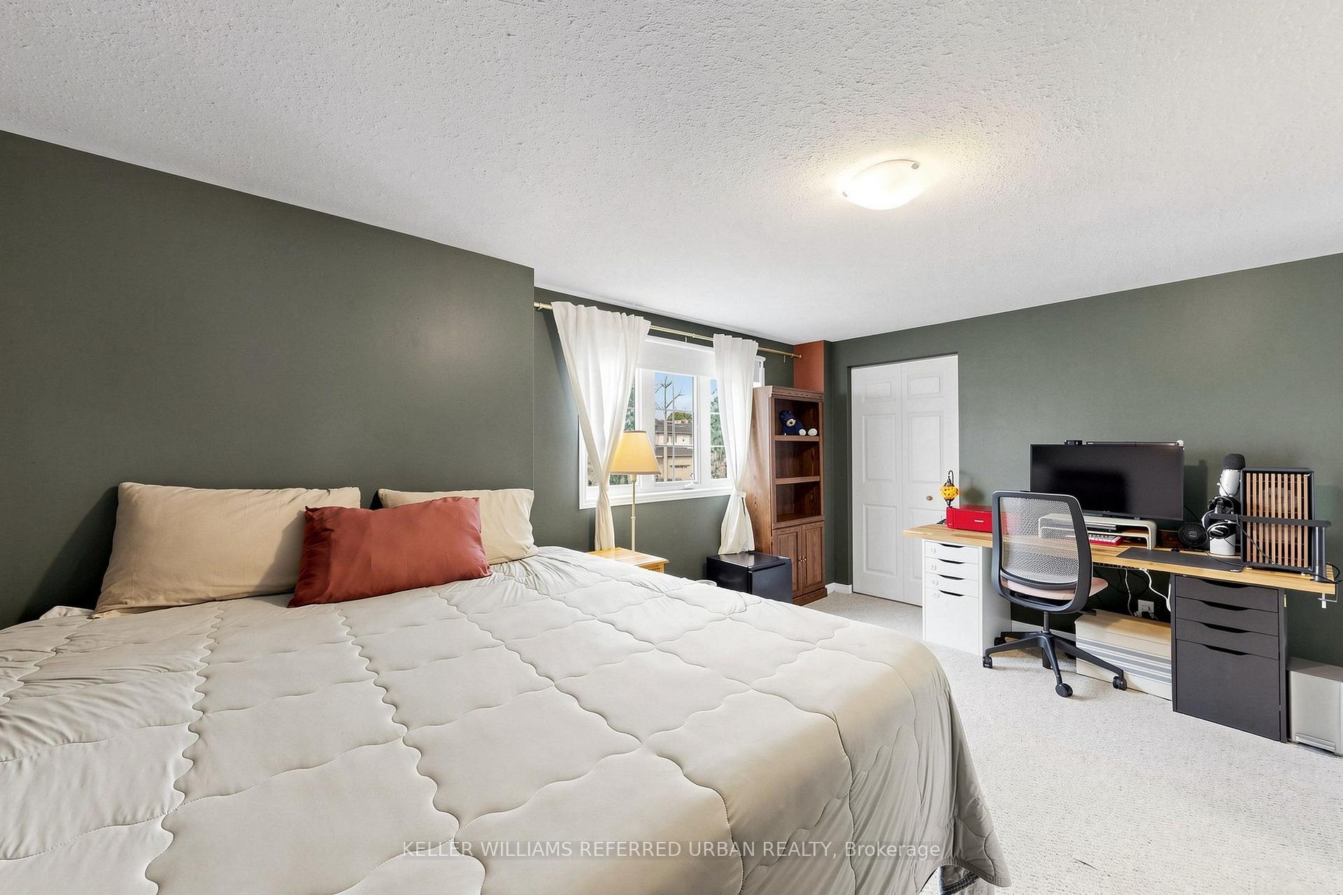 Photo 24 of 38 Activa Avenue, Kitchener, Laurentian Hills — HOMEH