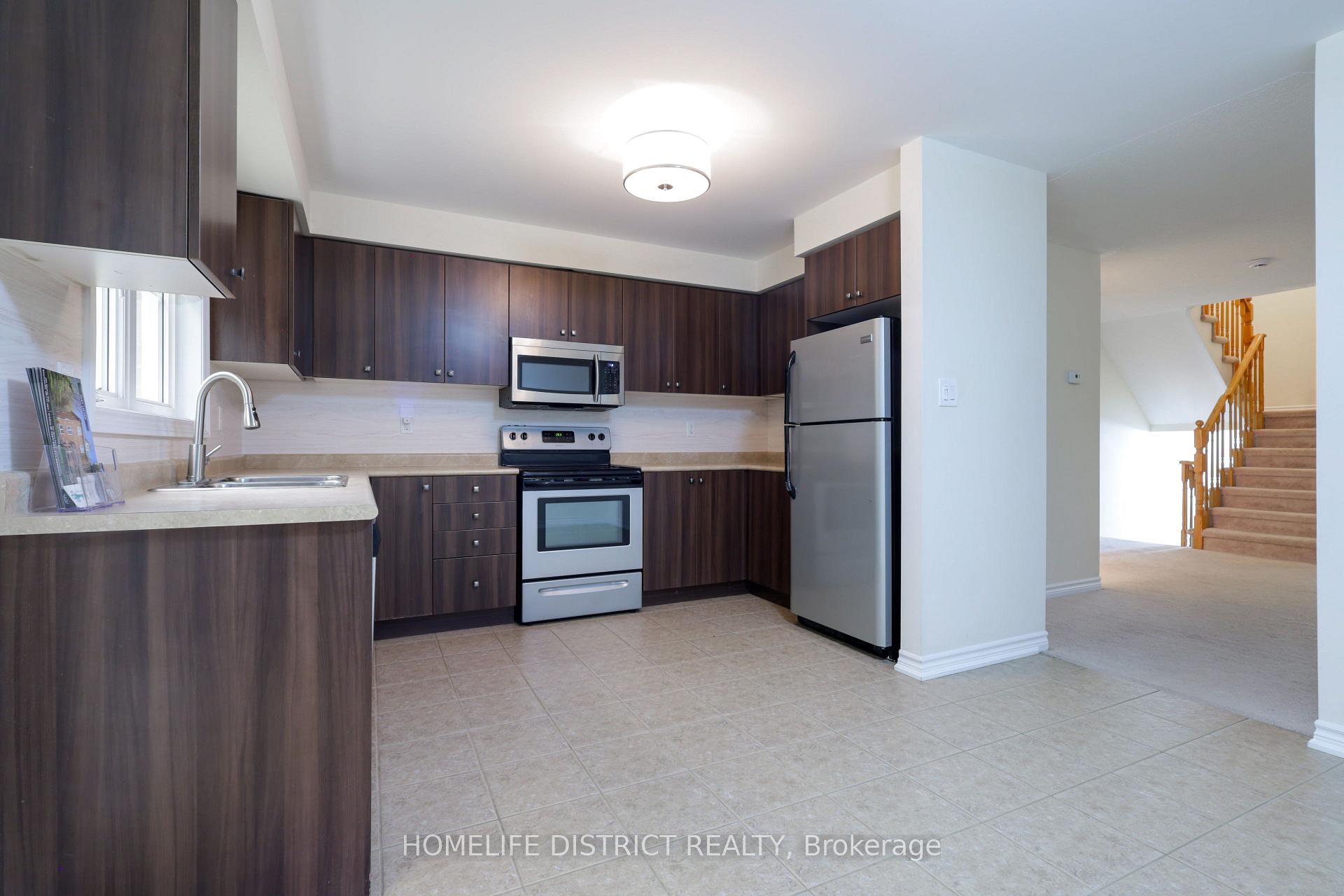 Photo 3 of 495 Mearns Avenue, Clarington, Bowmanville — HOMEH