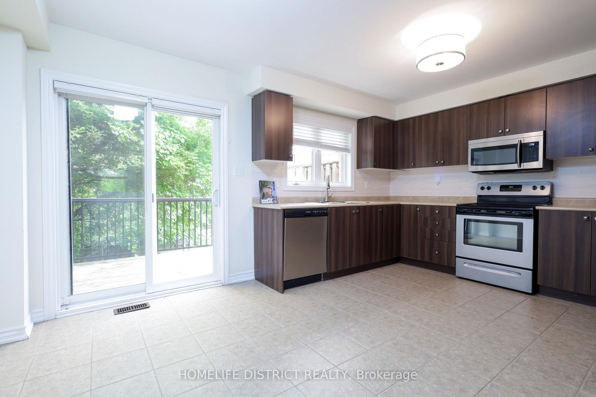 Photo 4 of 495 Mearns Avenue, Clarington, Bowmanville — HOMEH