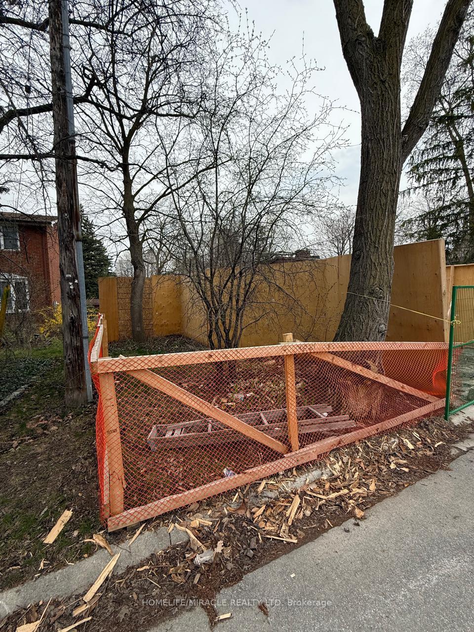 Photo 4 of 5 Mylesview Place, North York, Lansing-Westgate — HOMEH
