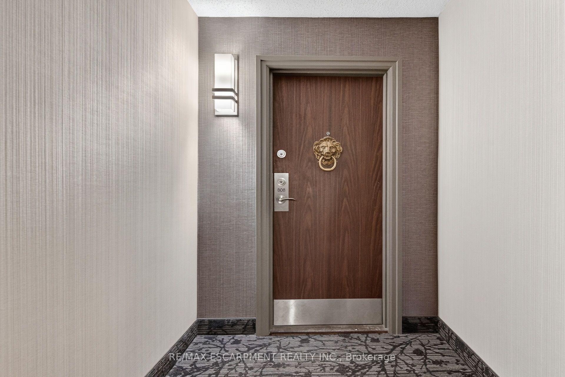 Photo 5 of Unit 808, 75 Queen Street N, Hamilton, Strathcona — HOMEH
