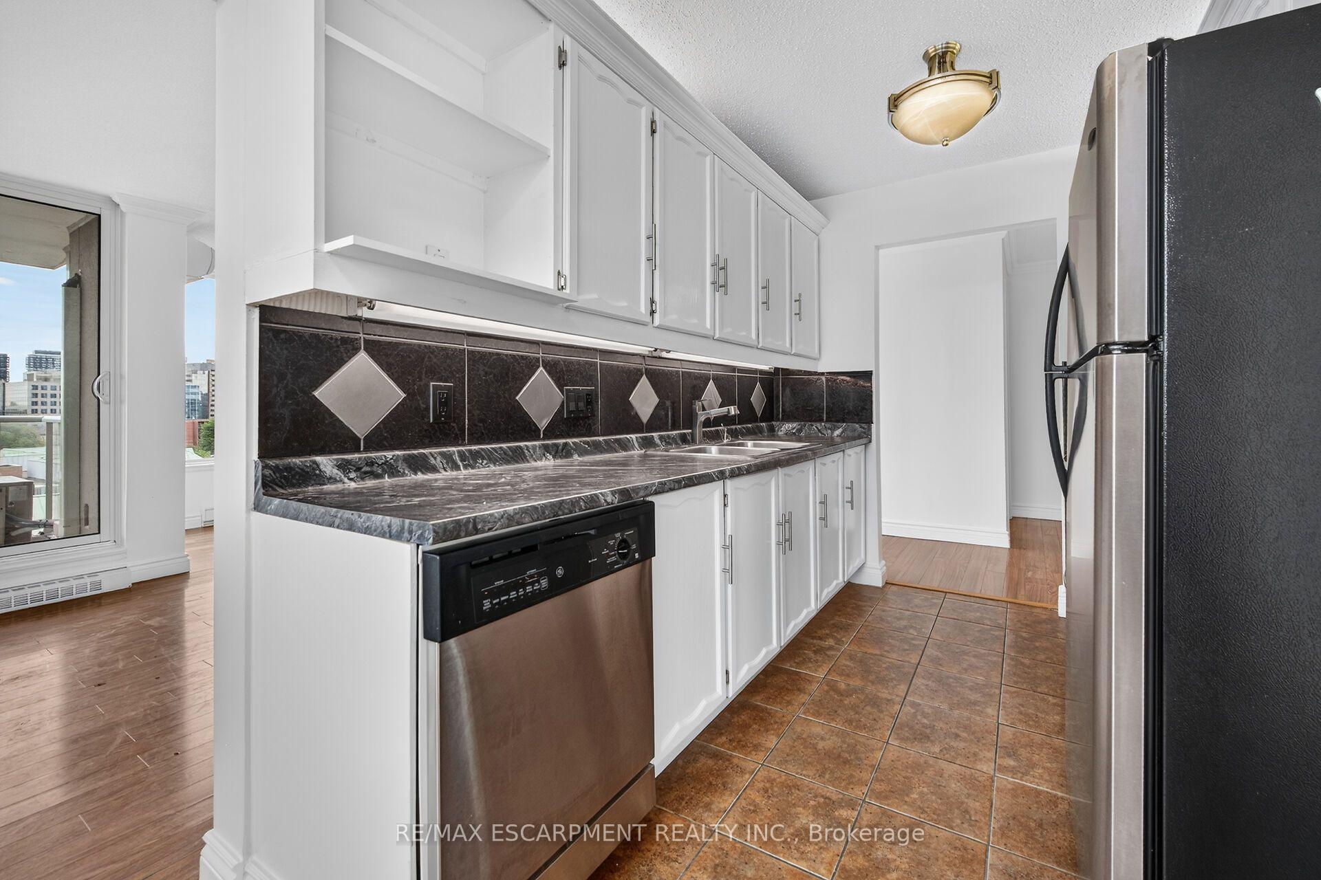 Photo 8 of Unit 808, 75 Queen Street N, Hamilton, Strathcona — HOMEH