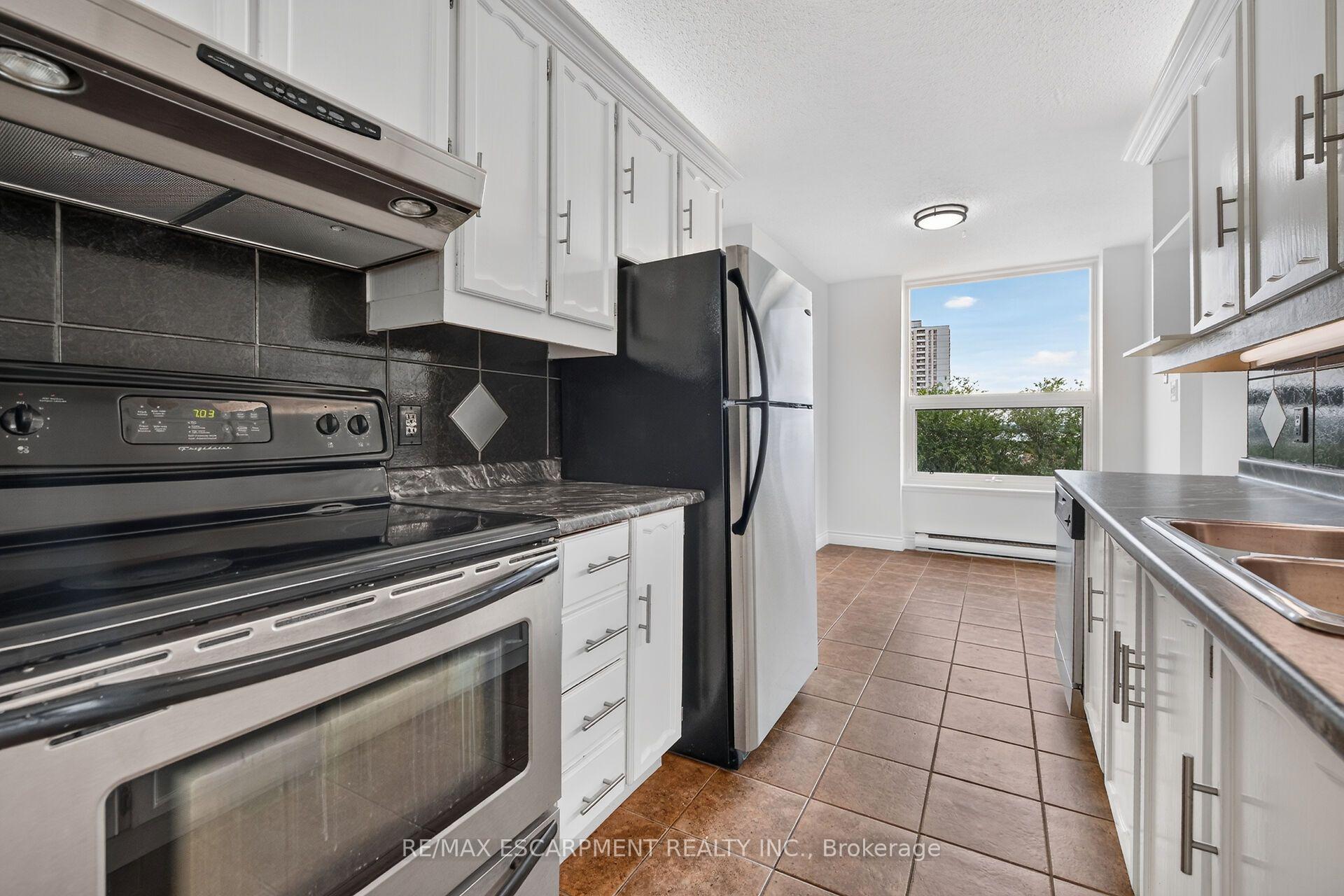 Photo 9 of Unit 808, 75 Queen Street N, Hamilton, Strathcona — HOMEH